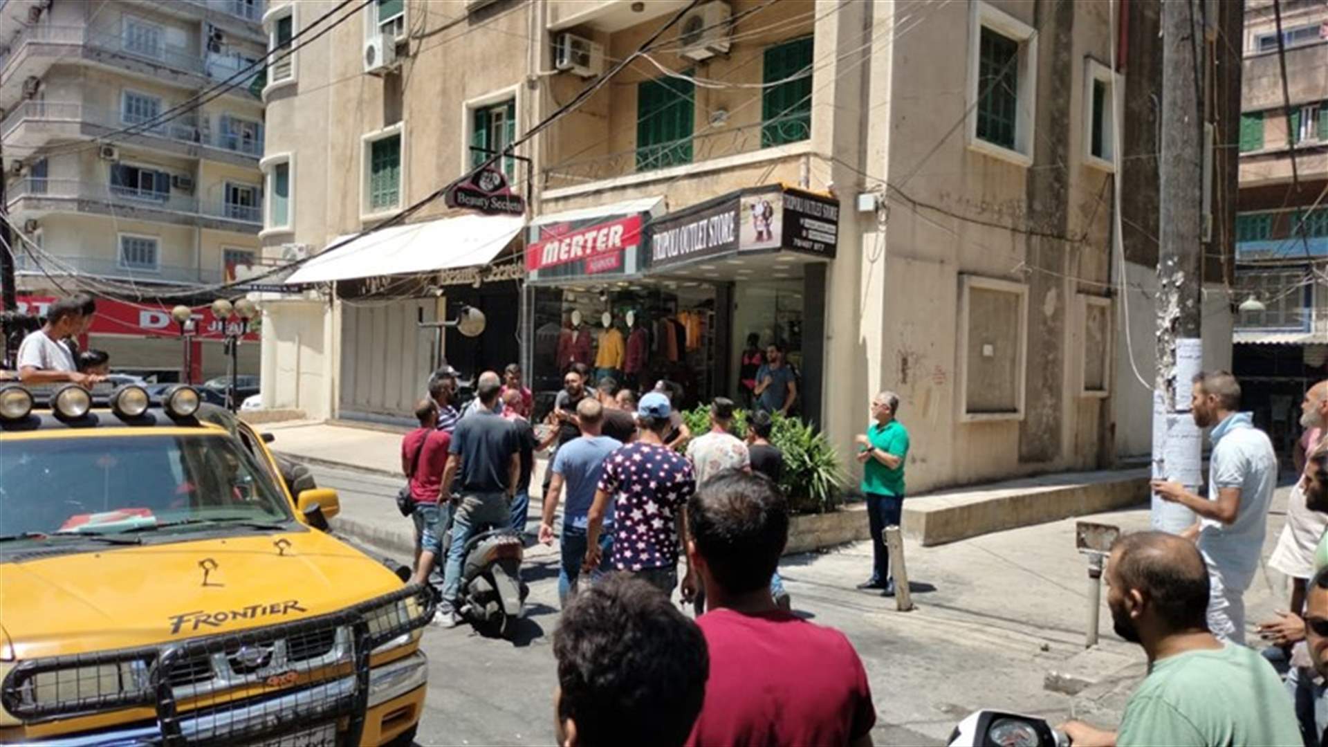 قطع ساحة عبد الحميد كرامي واقفال شارع عزمي
