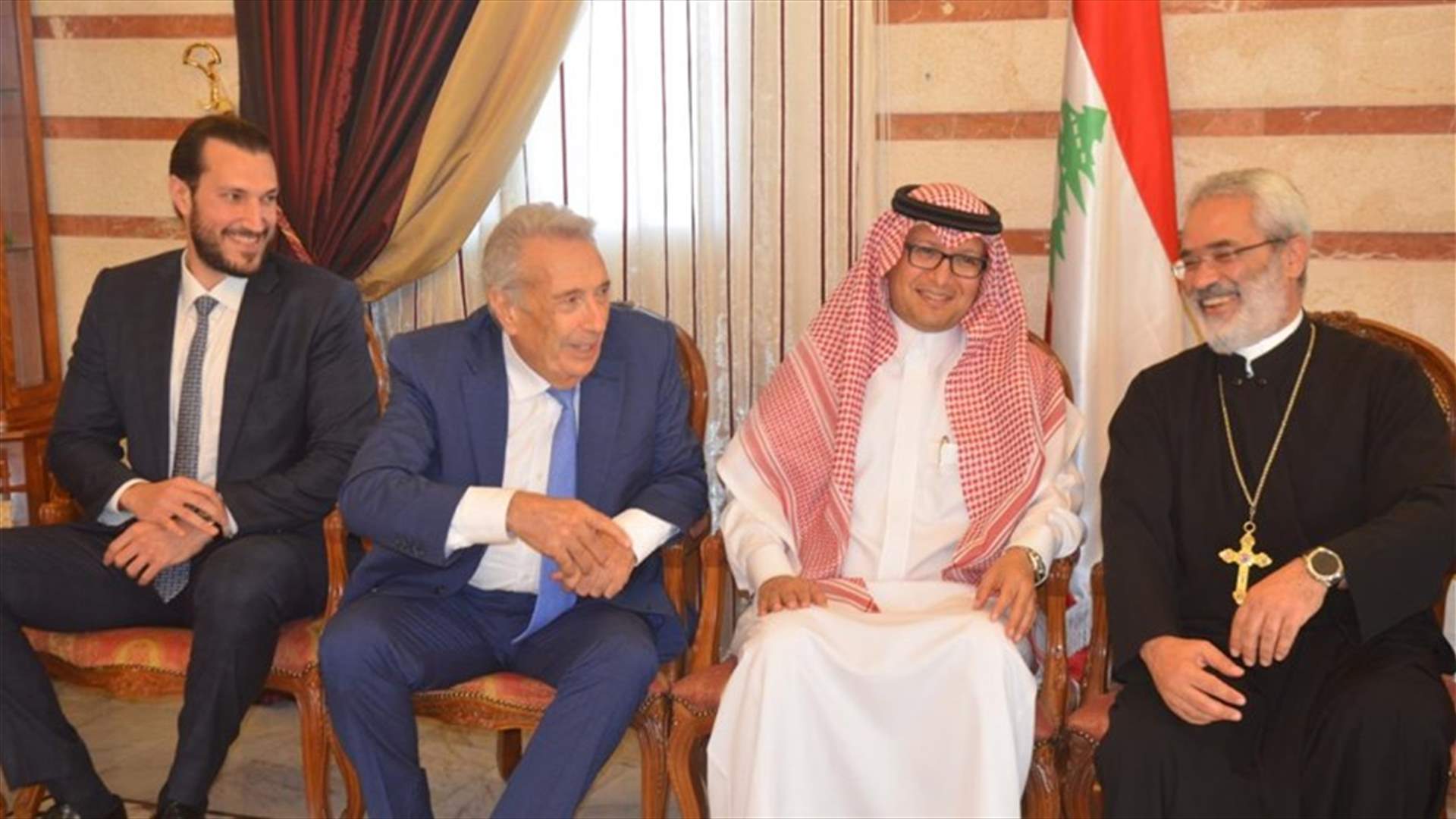 بخاري تفقد أقدم مسجد في جبل لبنان وزار دير المخلص في جون