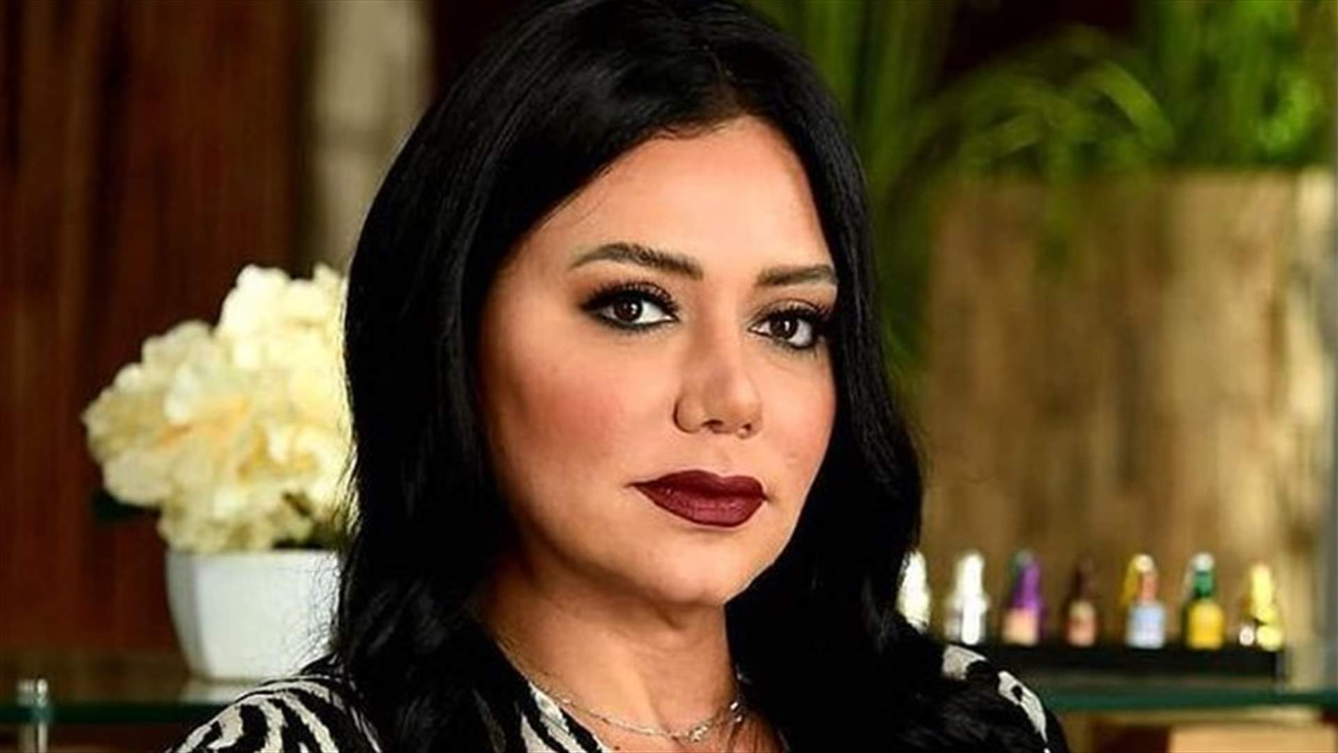 إطلالة رانيا يوسف الجريئة تعرّضها للانتقادات.. هكذا ظهرت على البحر (صور)