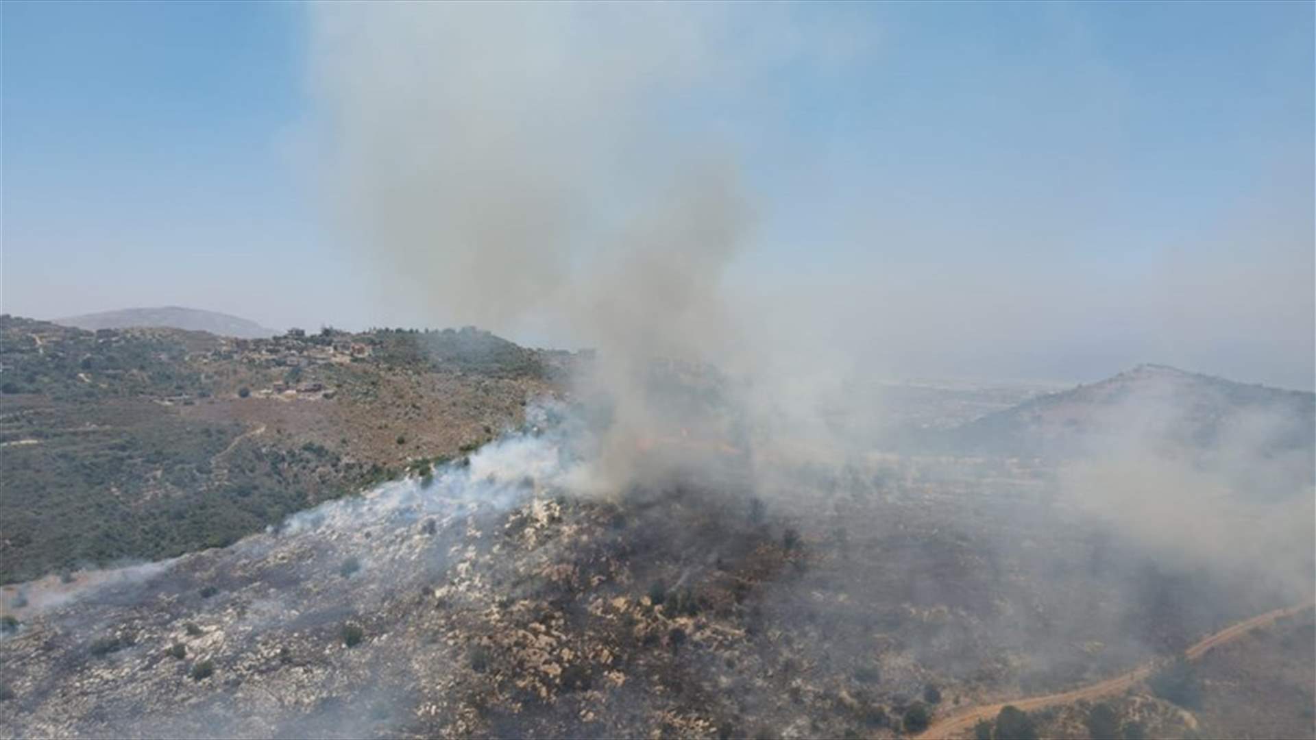 حريق كبير في خراج بزال العكارية ...