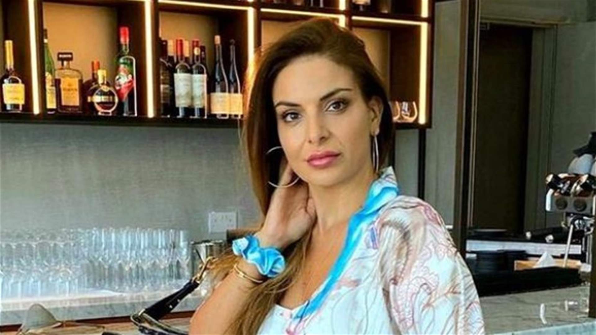 هيلدا خليفة مع زوجها في ظهور نادر... إحتفلا بتخرّج ابنهما (صور)