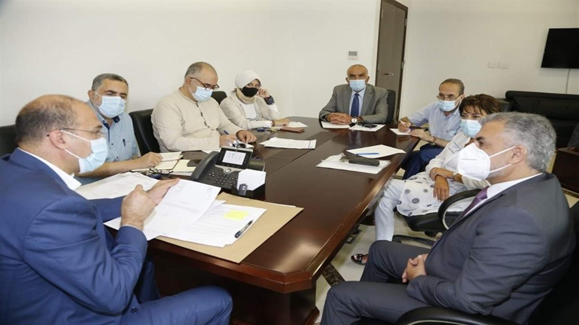 وزير الصحة تبلغ من مصرف لبنان بدء التحويلات المصرفية لشركات الأدوية