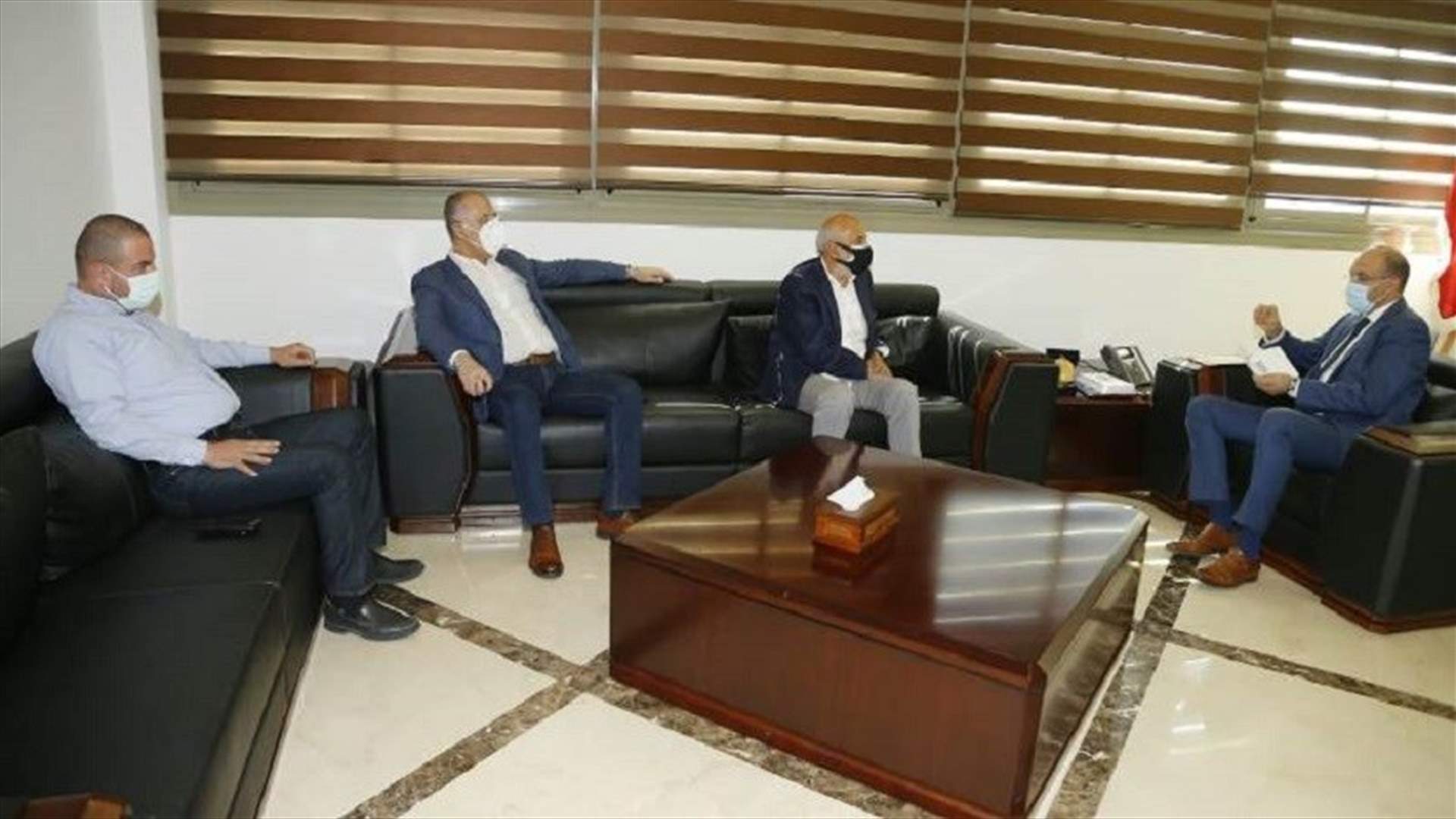 وزير الصحة بحث مع كاريتاس في تنسيق الجهود لاستيراد أدوية وحليب أطفال ووفد من اللقاء الديمقراطي طالب بالإستيراد المباشر للدواء