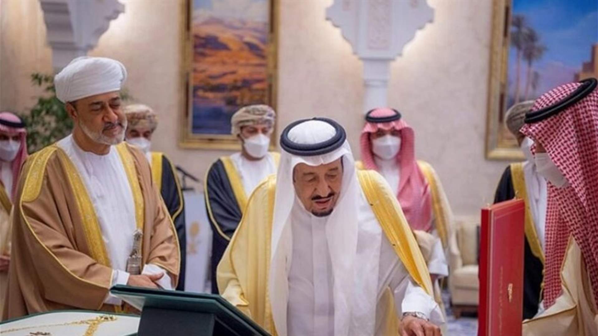 السعودية وعمان تؤكدان العمل على إيجاد &quot;حل سياسي شامل&quot; للنزاع في اليمن