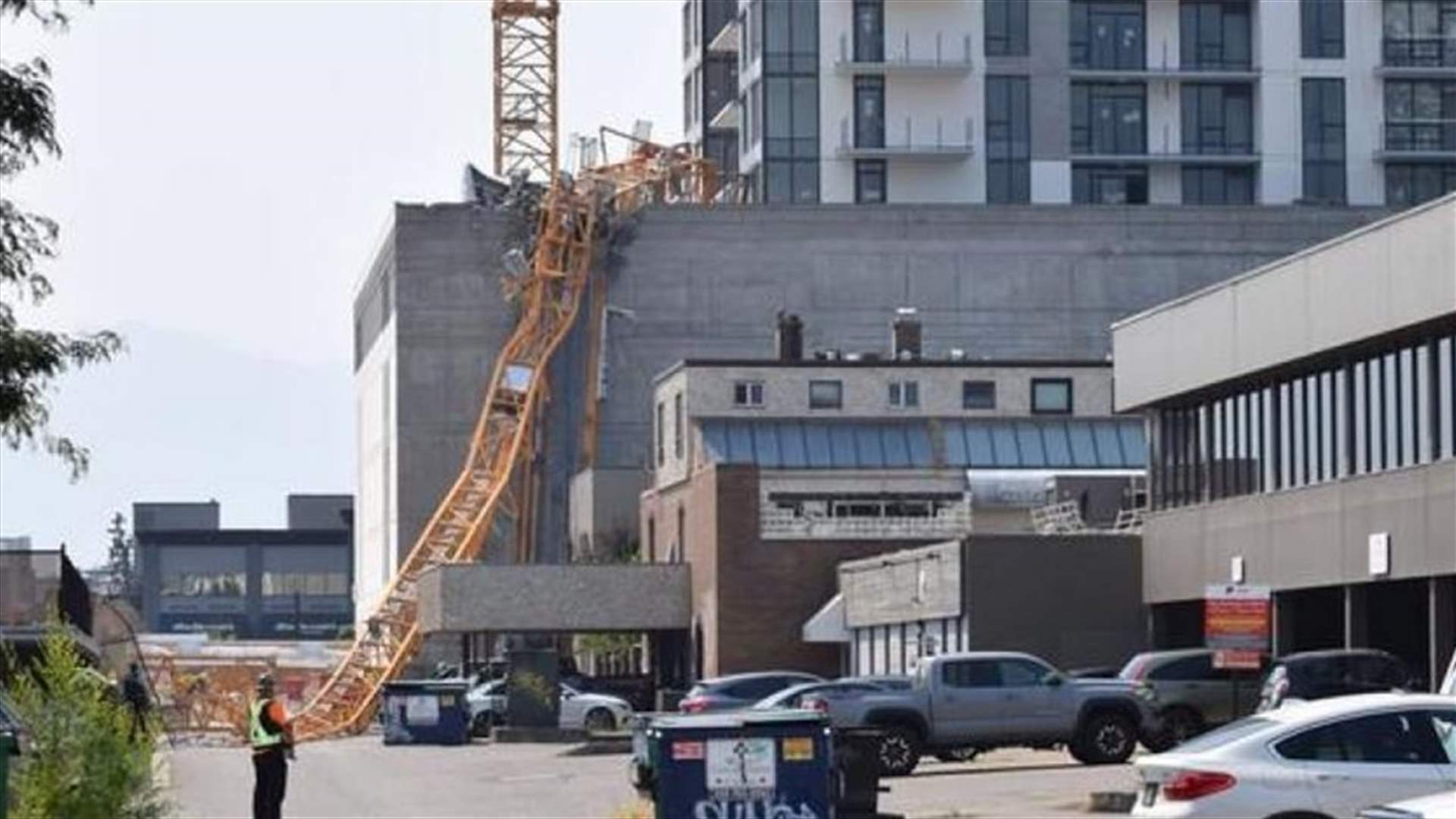 مقتل أربعة في حادث سقوط رافعة بكندا