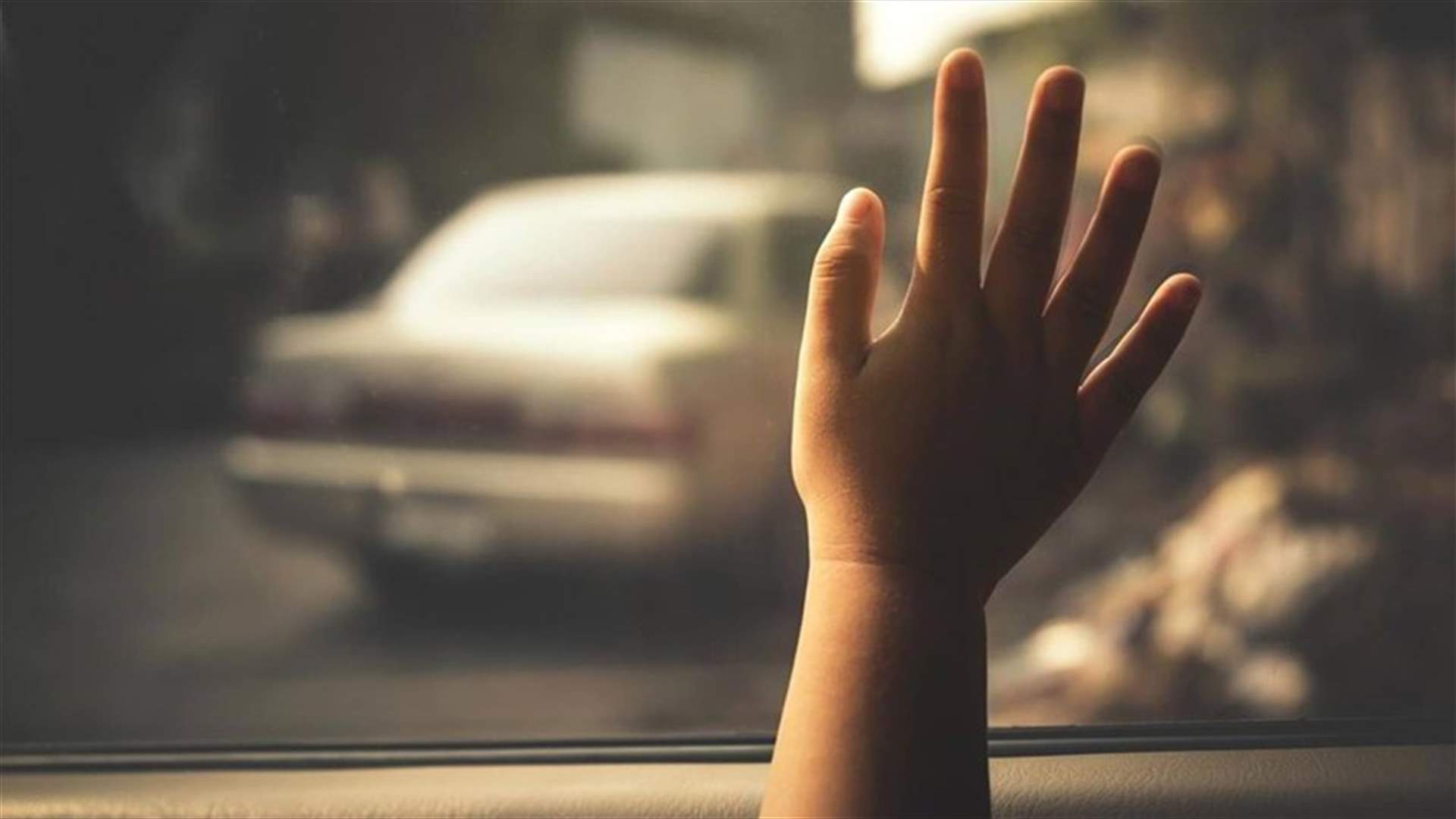 في الإمارات... وفاة طفل اختناقاً داخل حافلة