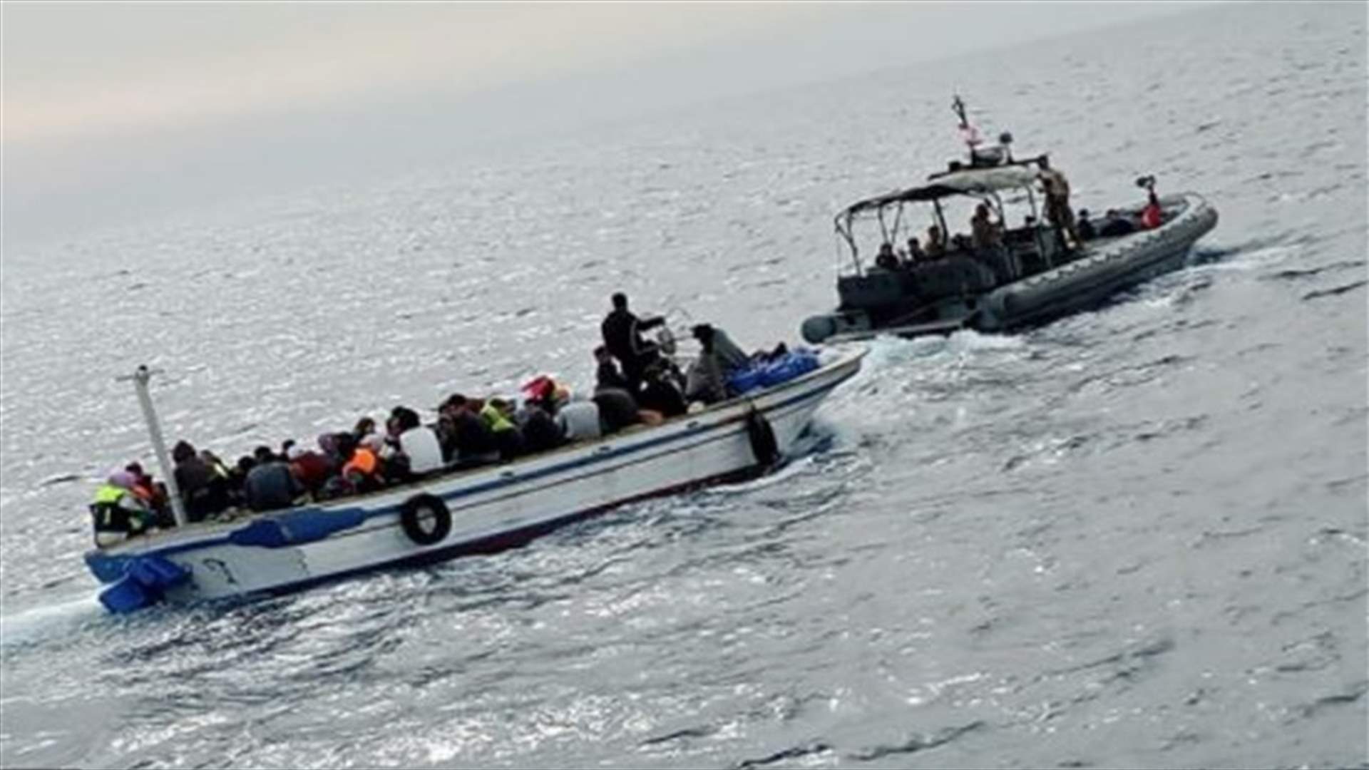 الجيش: احباط عملية تهريب أشخاص مقابل شاطئ طبرجا وتوقيف 72 شخصا