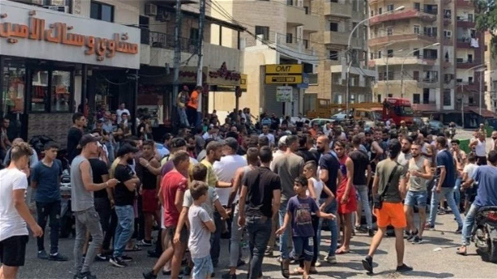 Protesters cut off road in Jabal Mohsen, scuffle with LAF-[VIDEOS]