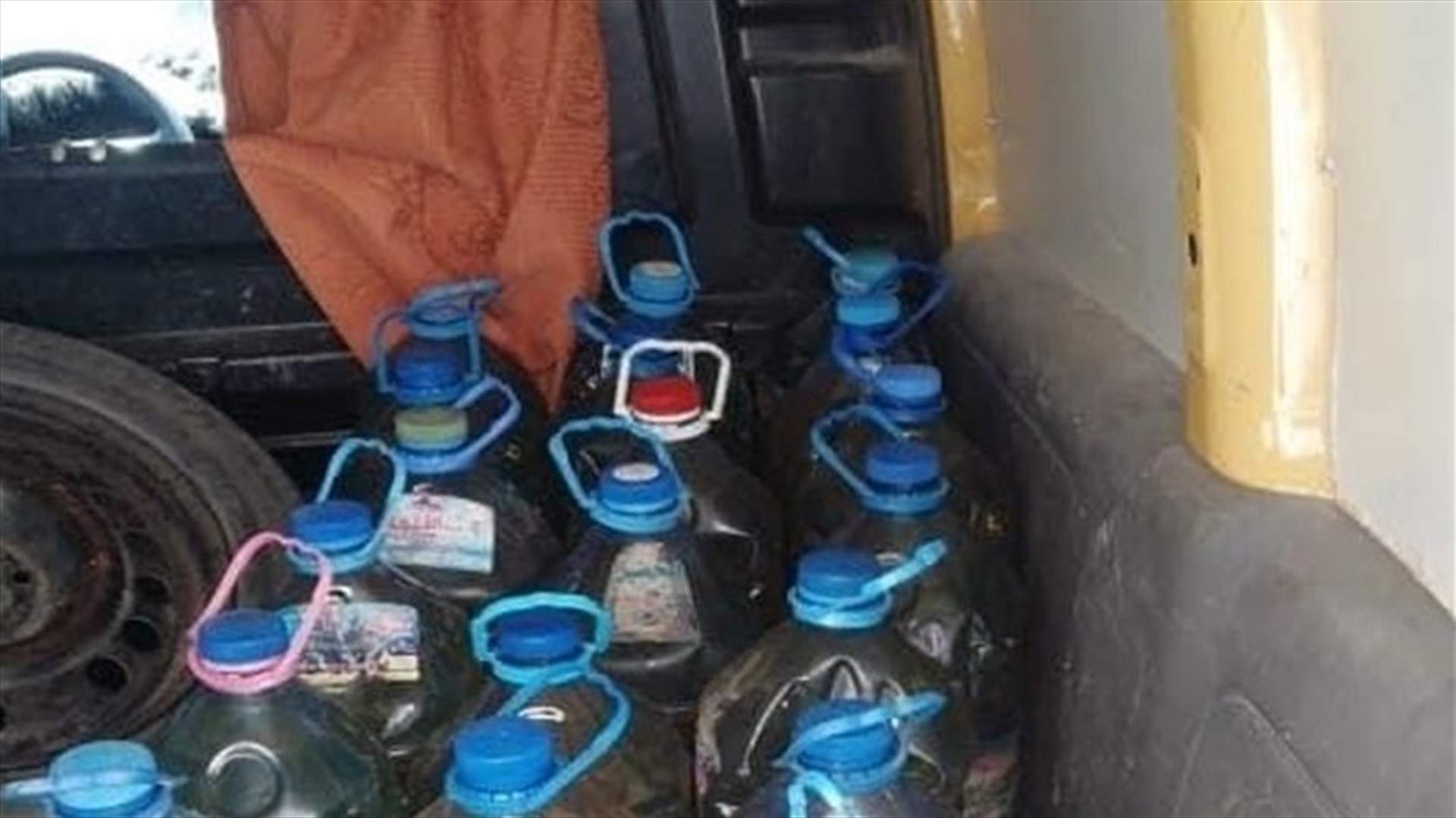 ضبط غالونات بنزين مخزنة في أحد البيوت في الغازية