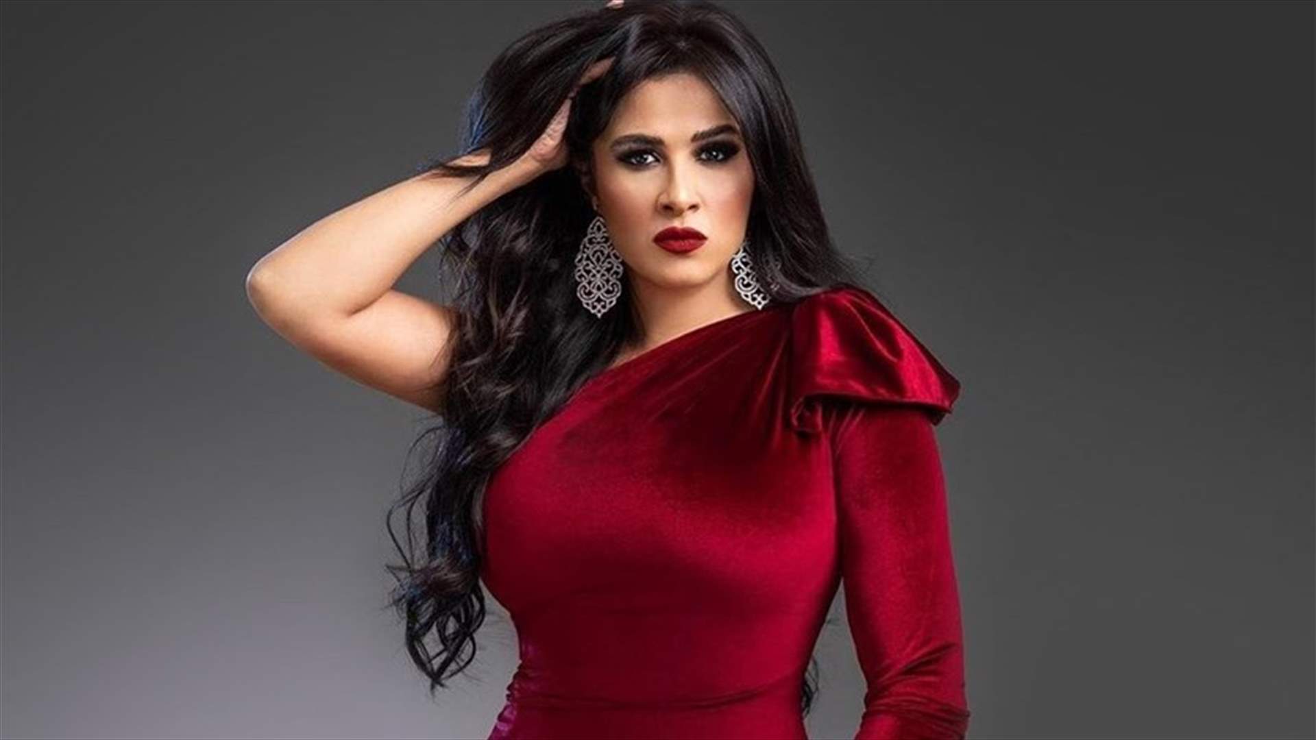 بعد عملية جراحية صعبة... أحمد العوضي يكشف تفاصيل عن وضع زوجته الممثلة ياسمين عبد العزيز الصحي