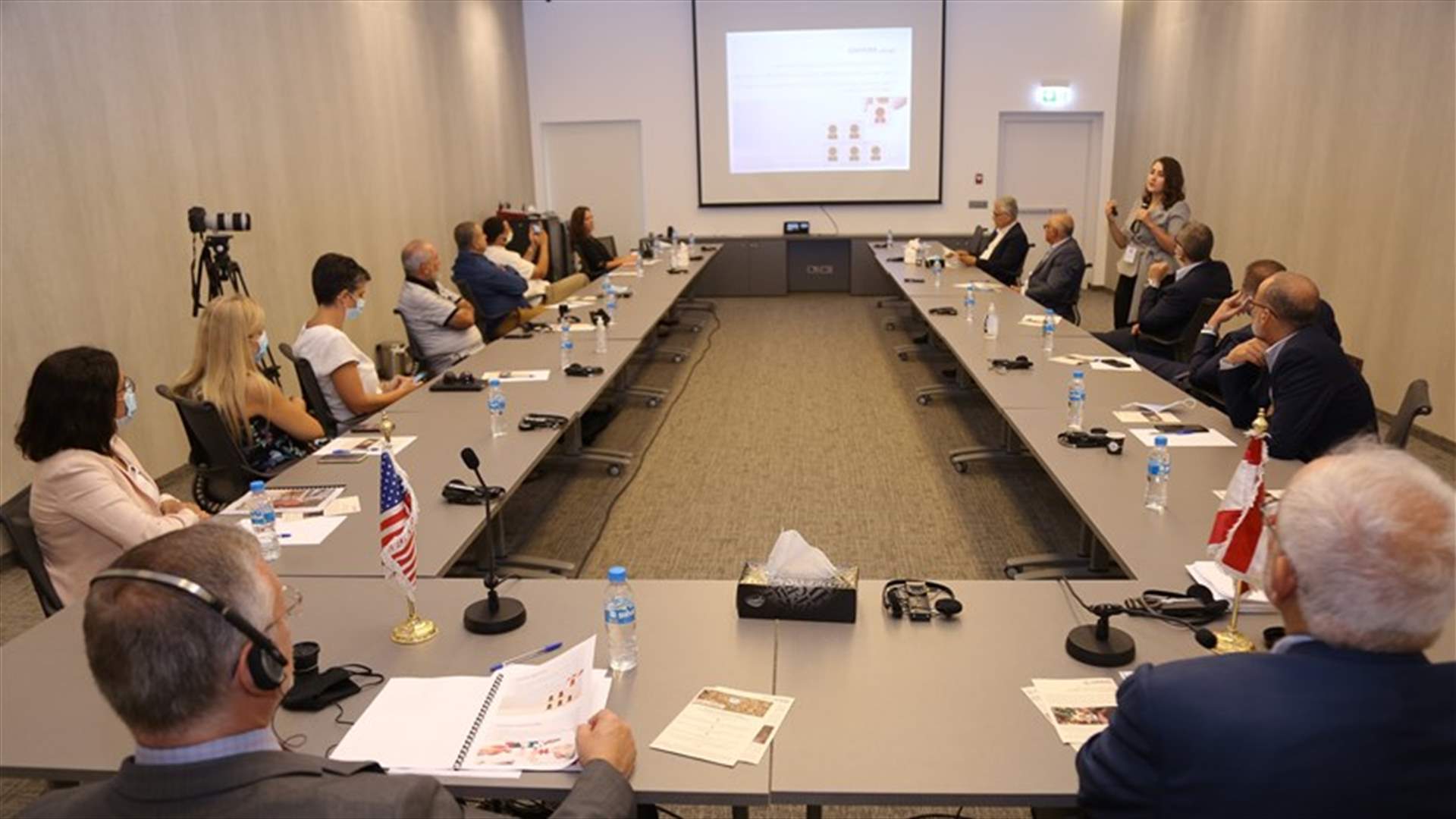 مذكرات تفاهم بين مشروع &quot;تحويل النفايات من طريق تشجيع إعادة استخدامها وتدويرها&quot; الممول من USAID مع سبع بلديات