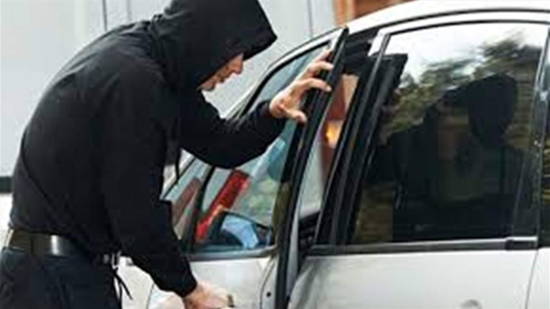 مجهولون سلبوا مواطنا سيارته وأمواله في الطيبة