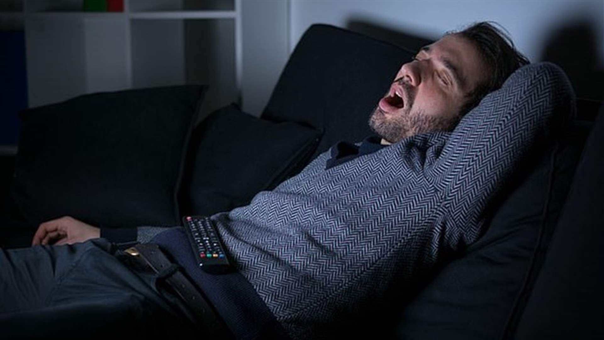 ‎ دراسة جديدة... ما علاقة مشاهدة التلفاز لأكثر من 4 ساعات بانقطاع التنفس أثناء النوم؟