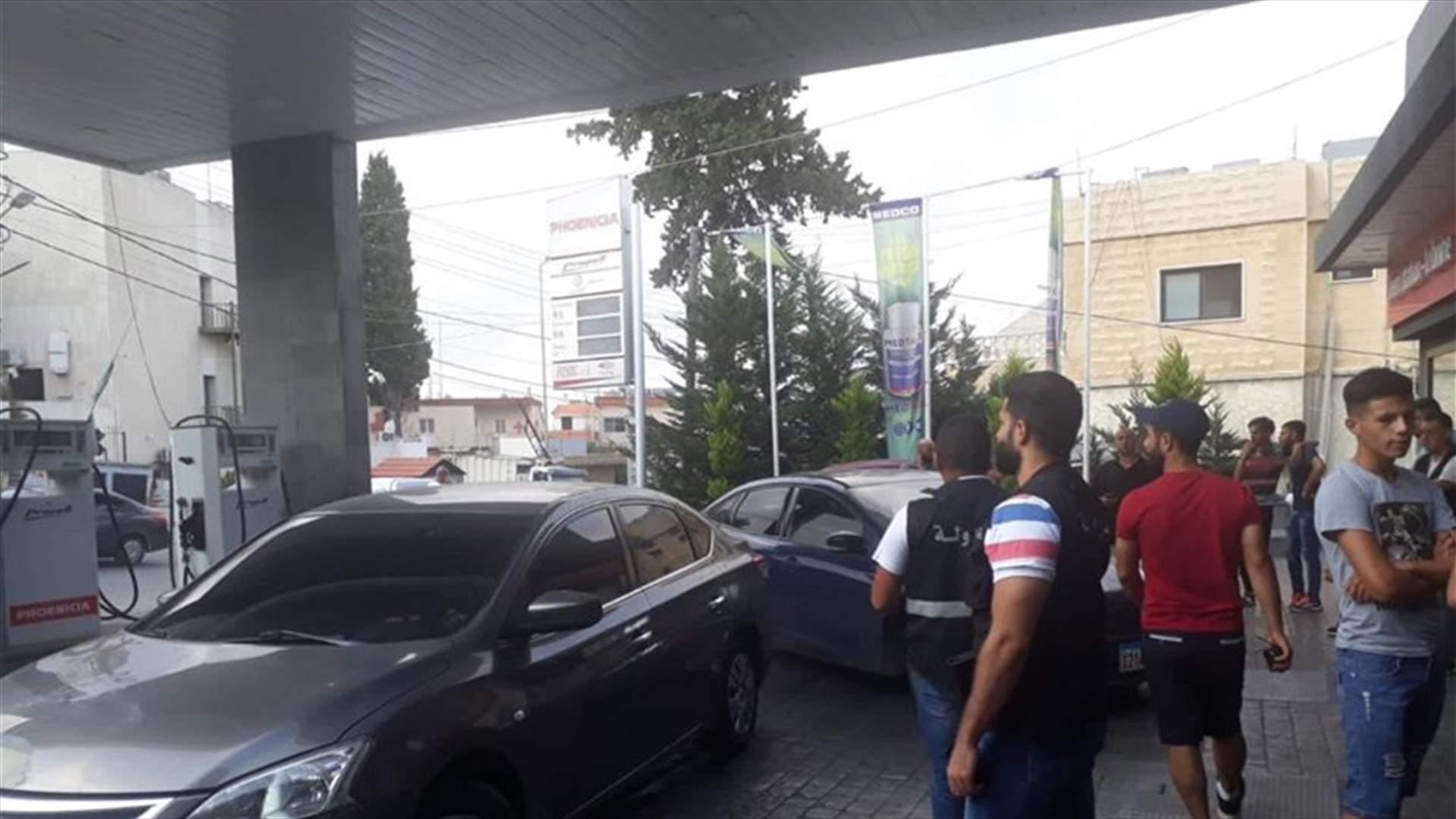 مداهمة محطة محروقات في تبنين واقفالها بالشمع الاحمر (صور)