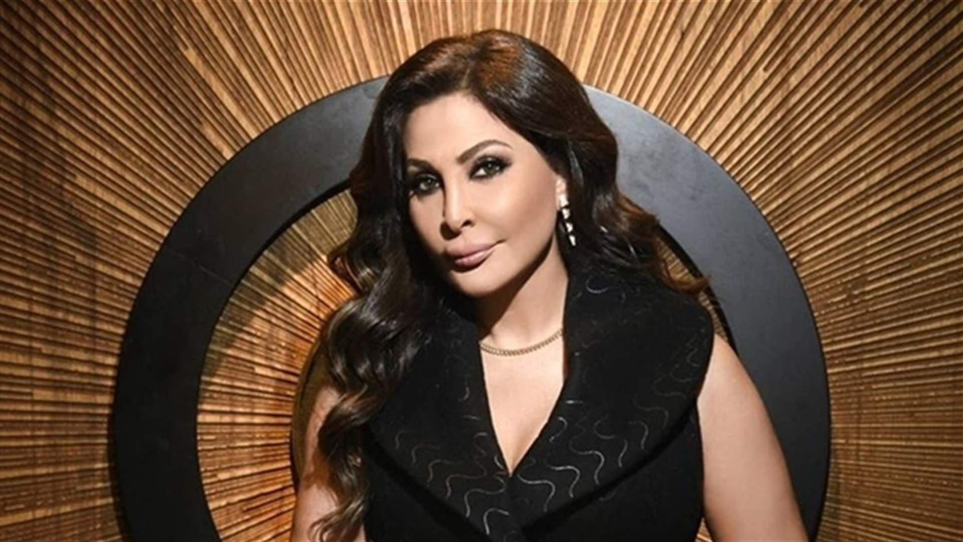 إليسا تتلقّى هديتين مميزتين... الأولى صورة والدها والثانية أغنية جديدة!