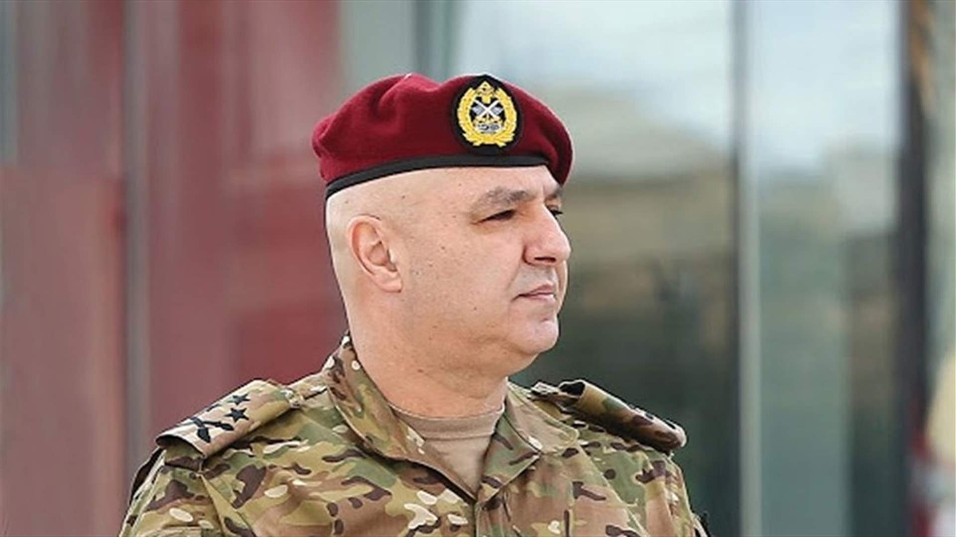قائد الجيش للعسكريين: لا تدعوا الفتنة تتسلل إلى وطننا ولا تسمحوا للمصطادين بالماء العكر بتحقيق مآربهم