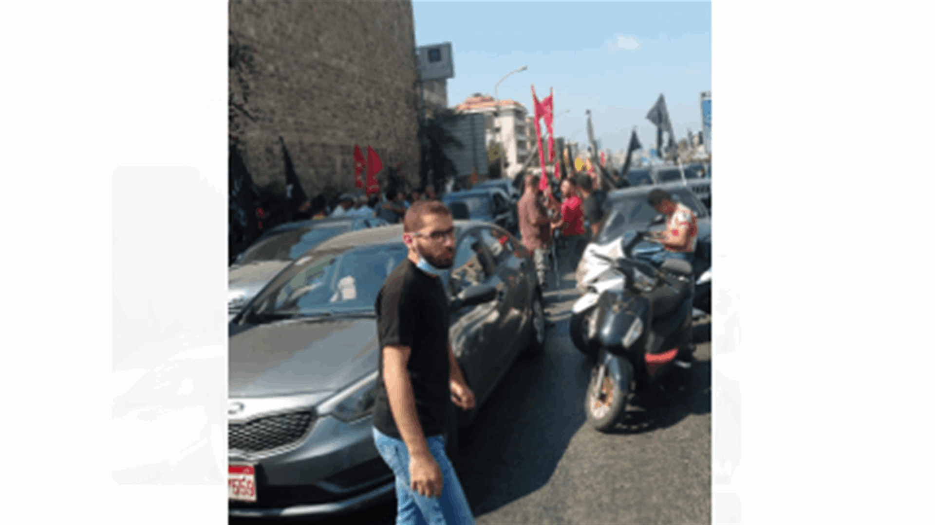 إطلاق نار كثيف واشتباكات في خلدة تزامناً مع وصول موكب تشييع الشاب علي شبلي أمام منزله (فيديوهات وصور)
