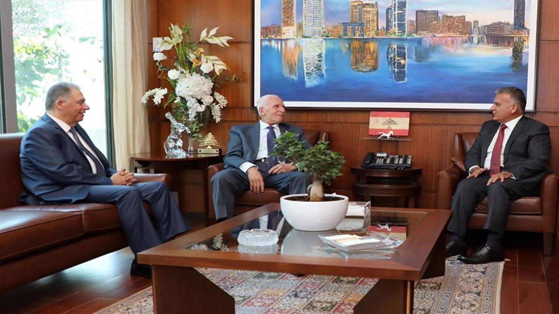 إبراهيم إستقبل عزام الاحمد وبحثا في أوضاع فلسطين والمخيمات