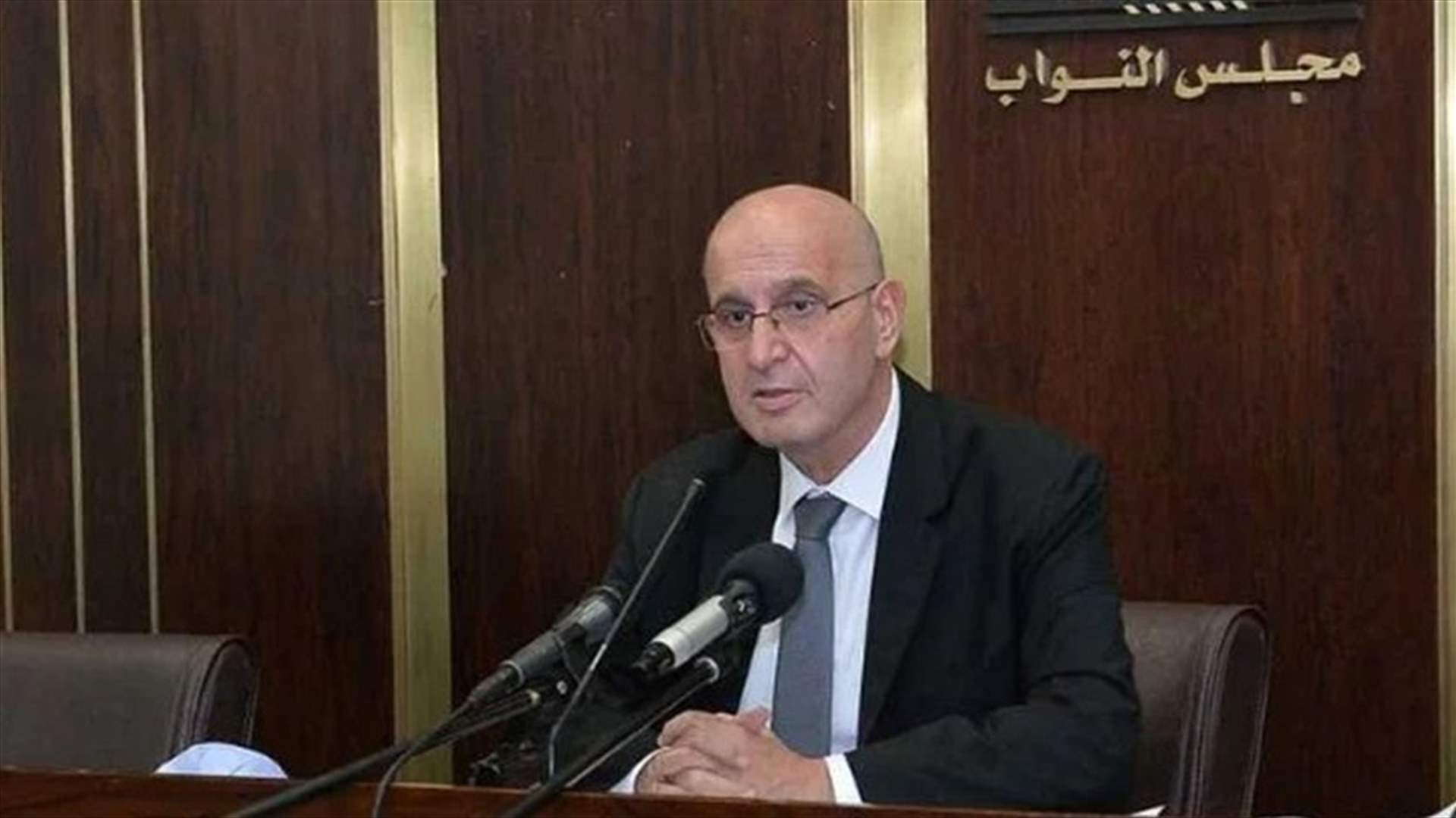 عراجي: لتشديد الاجراءات من دون اقفال البلد