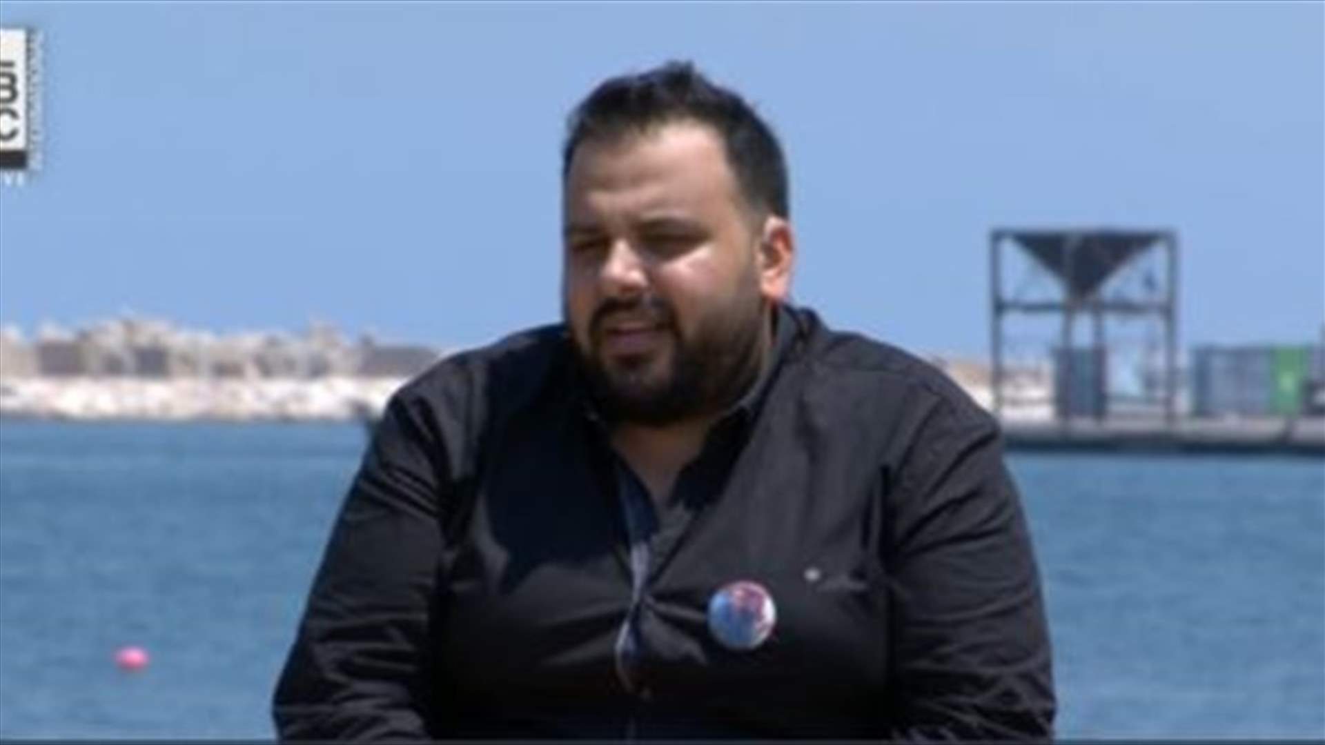 بعد عام على الكارثة... ابن الضحية محمد اللاذقاني : أتمنّى لو استيقظ للحظة ليطمئن علينا (فيديو)