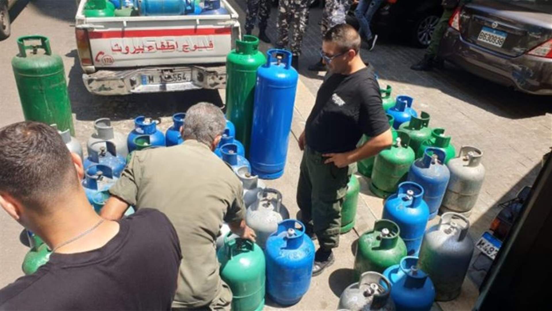 محافظ بيروت أمر بمصادرة كميات كبيرة من قوارير الغاز من داخل إحدى المحال في منطقة قريطم