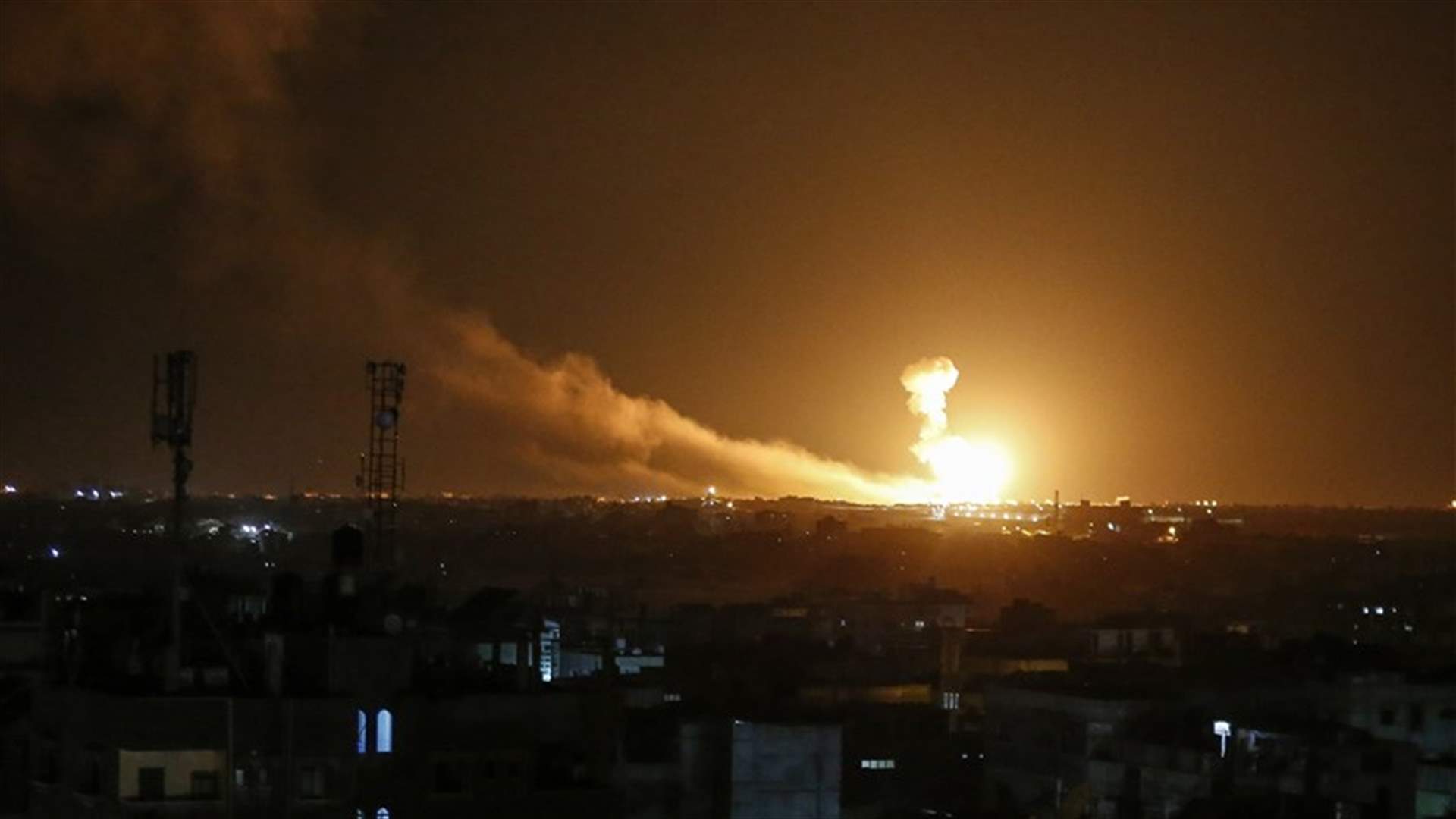 قصف اسرائيلي على مواقع لحماس في غزة ردا على إطلاق بالونات حارقة