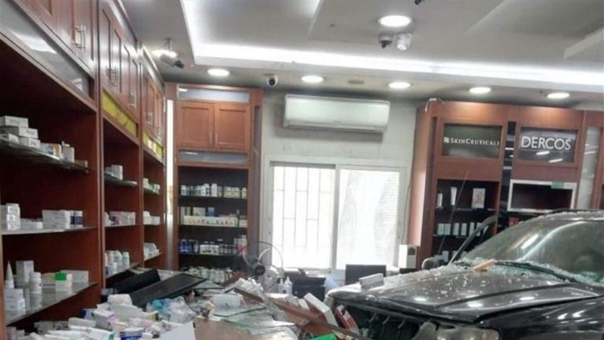 Car storms into a pharmacy in Zouk Mosbeh-[VIDEO]