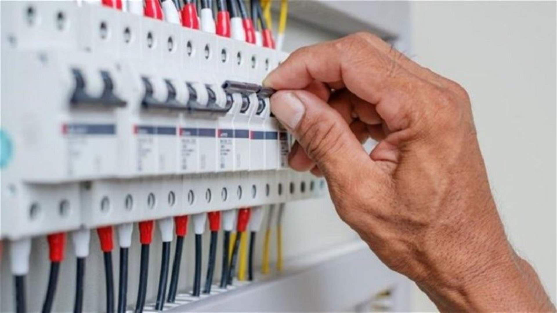 الدولية للمعلومات: مولدات الكهرباء فرضتها الحاجة والاشتراك أصبح بالملايين