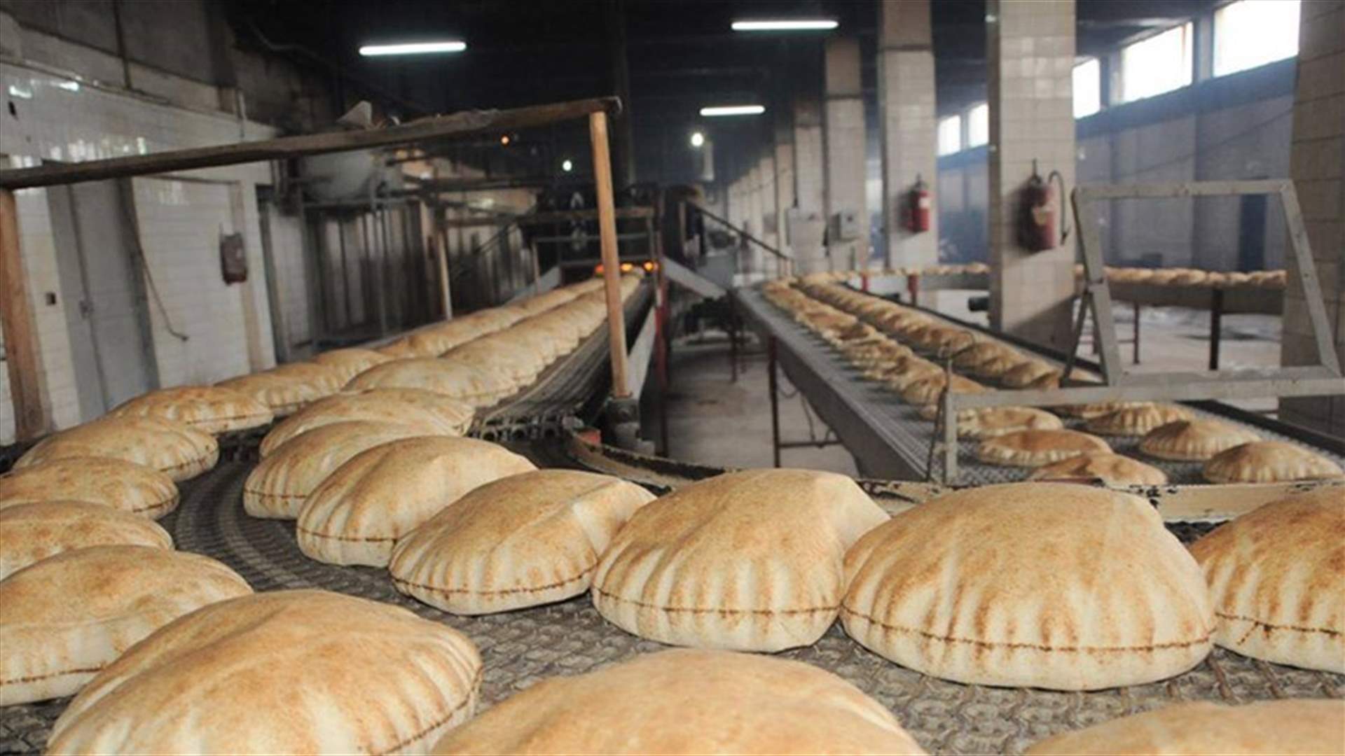 إقفال المخابز ومحطات الوقود في صور