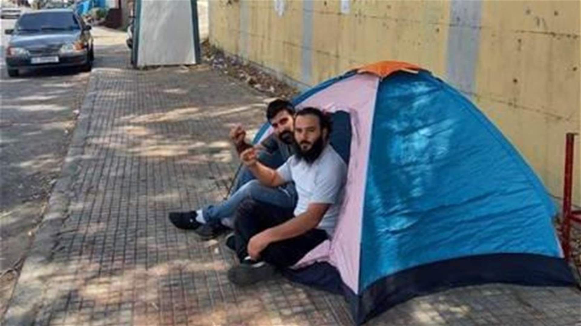 خيم اعتصام في البيرة احتجاجا على تردي الاوضاع المعيشية