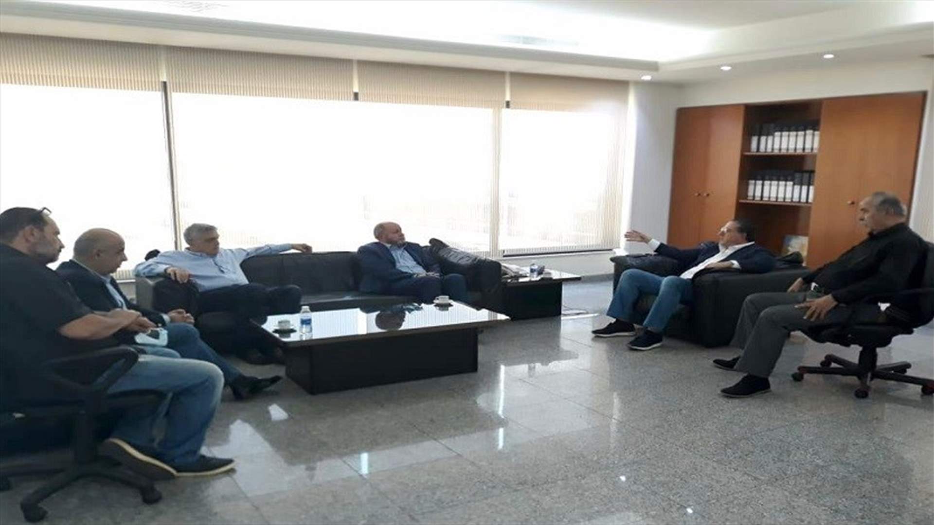 لقاء بين شقير وقيادة "العمالي" في مقر الاتحاد ناقش تحسين وضع العمال المعيشي من باب بدل النقل والمنح التعليمية