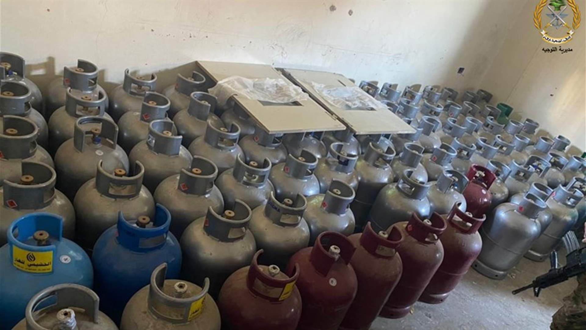 الجيش صادر كميات كبيرة من المحروقات في المناطق اللبنانية (صور)