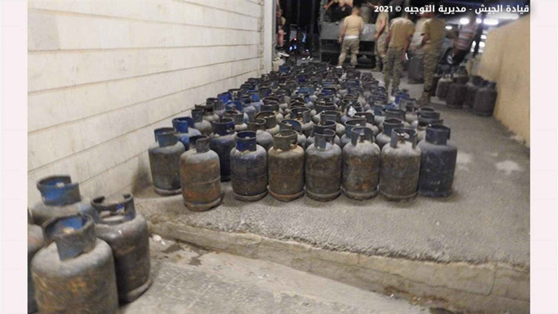ضبط مواد معدة للتهريب وتوقيف شخصين