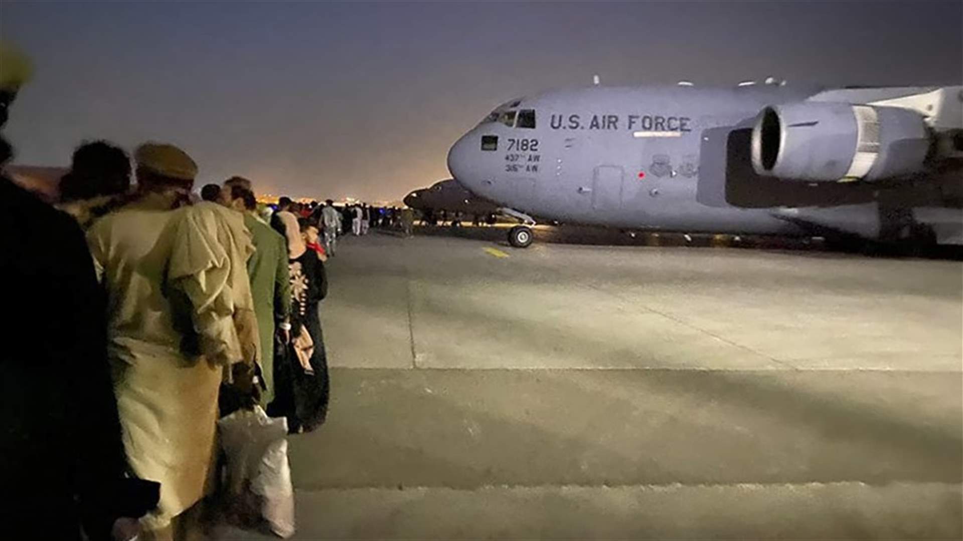 حلف الأطلسي: إجلاء أكثر من 18 ألفا من مطار كابول منذ الأحد