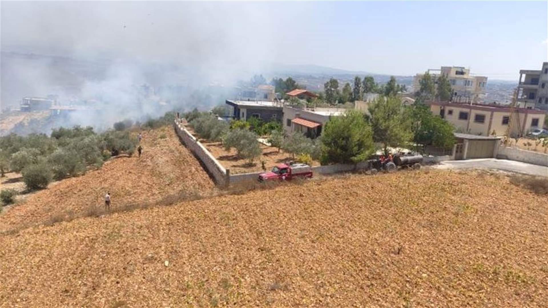 حريق هائل في صريفا يهدد المنازل والاهالي يناشدون