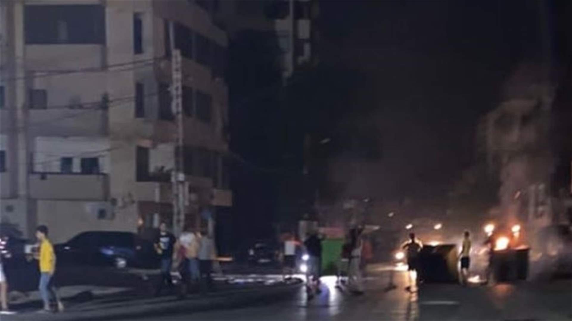 محتجون قطعوا طريق القبة مجدليا