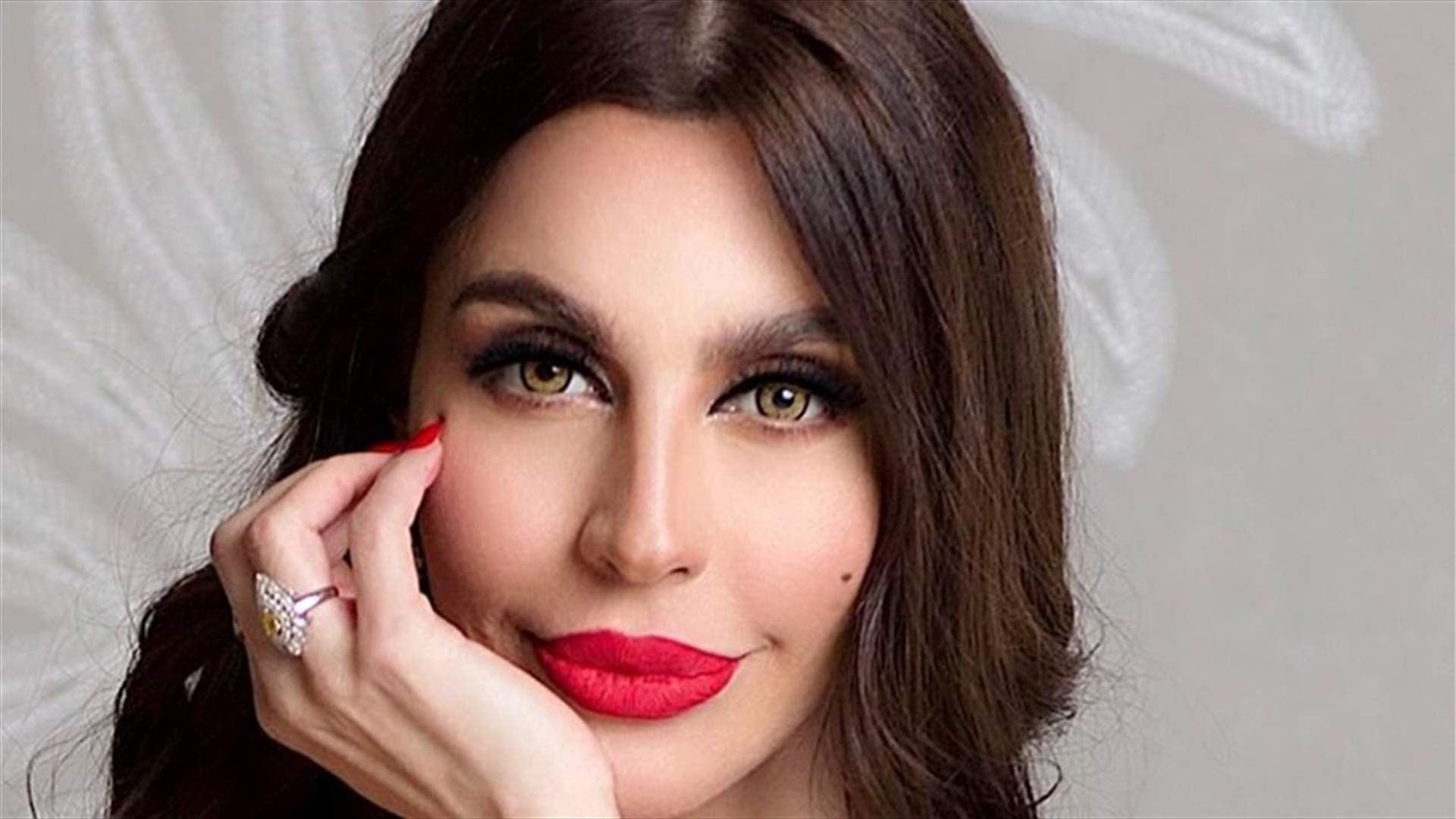 ليلى اسكندر إلى أصدقائها الأغنياء: إستبدلوا الهدايا بالأموال النقديّة (فيديو)