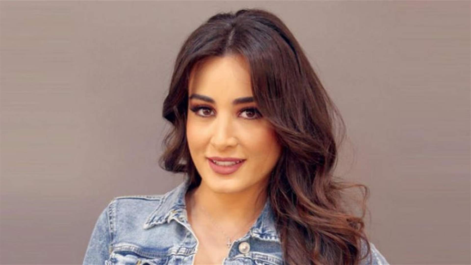 زفاف روان طحطوح بالفيديو... طفلة &quot;بنات عماتي وبنتي وأنا&quot; بالفستان الأبيض مع عريسها