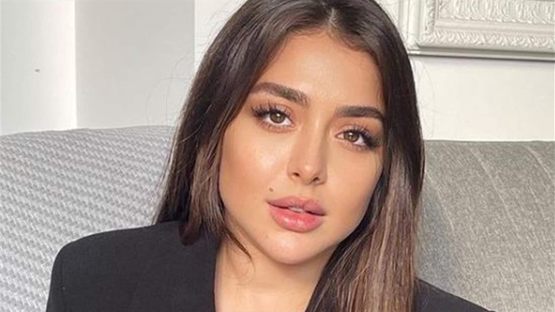 هيا مرعشلي بحذاء &quot;ضخم&quot; على طريقة ليدي غاغا... &quot;كيف تستطيع المشي به؟&quot;