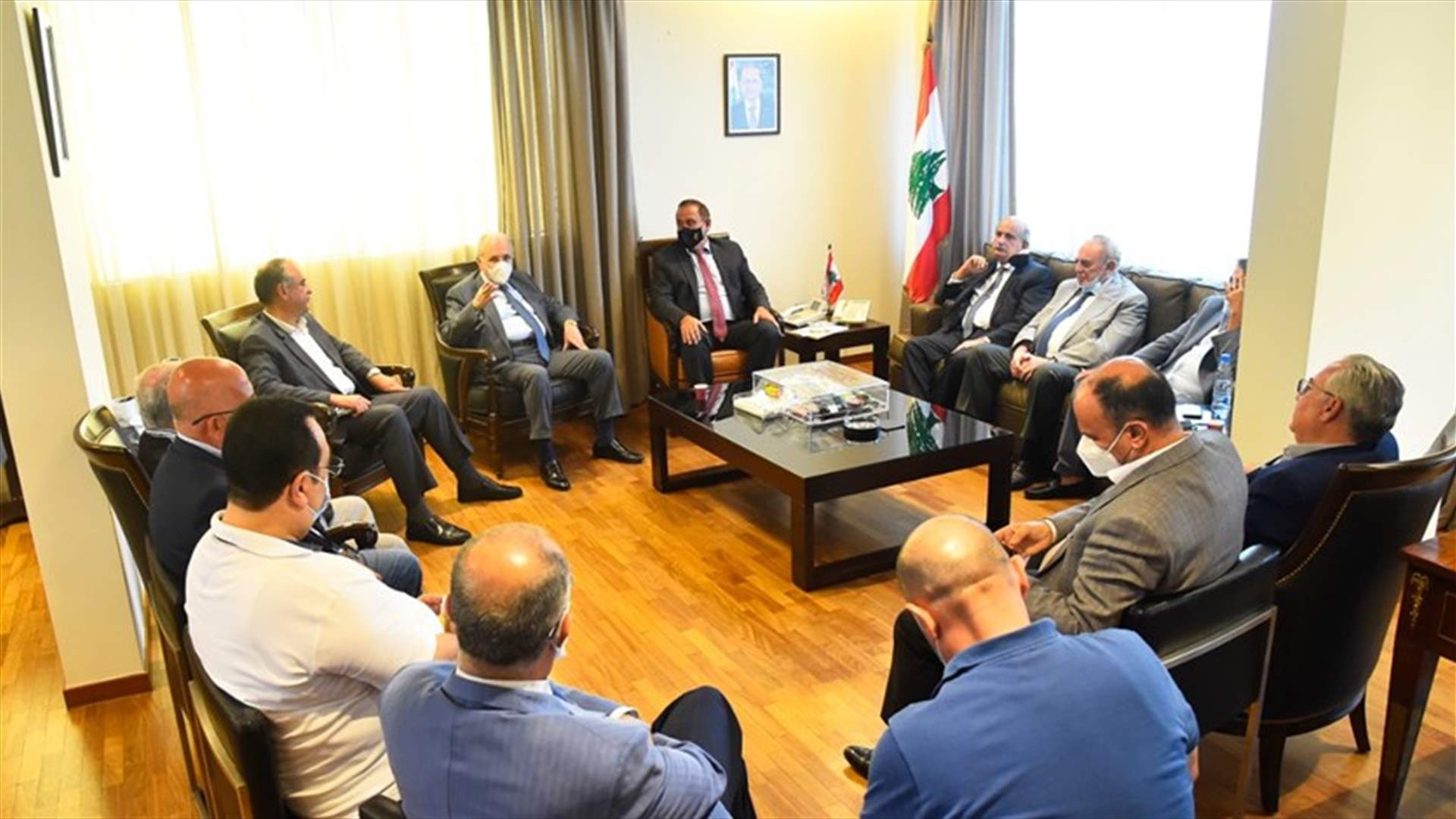 حب الله التقى النواب الصناعيين ووفد جمعية الصناعيين: لا يجوز الدخول الى المصانع ومصادرة محروقات بالكاد تكفي لتشغيل آلاتها