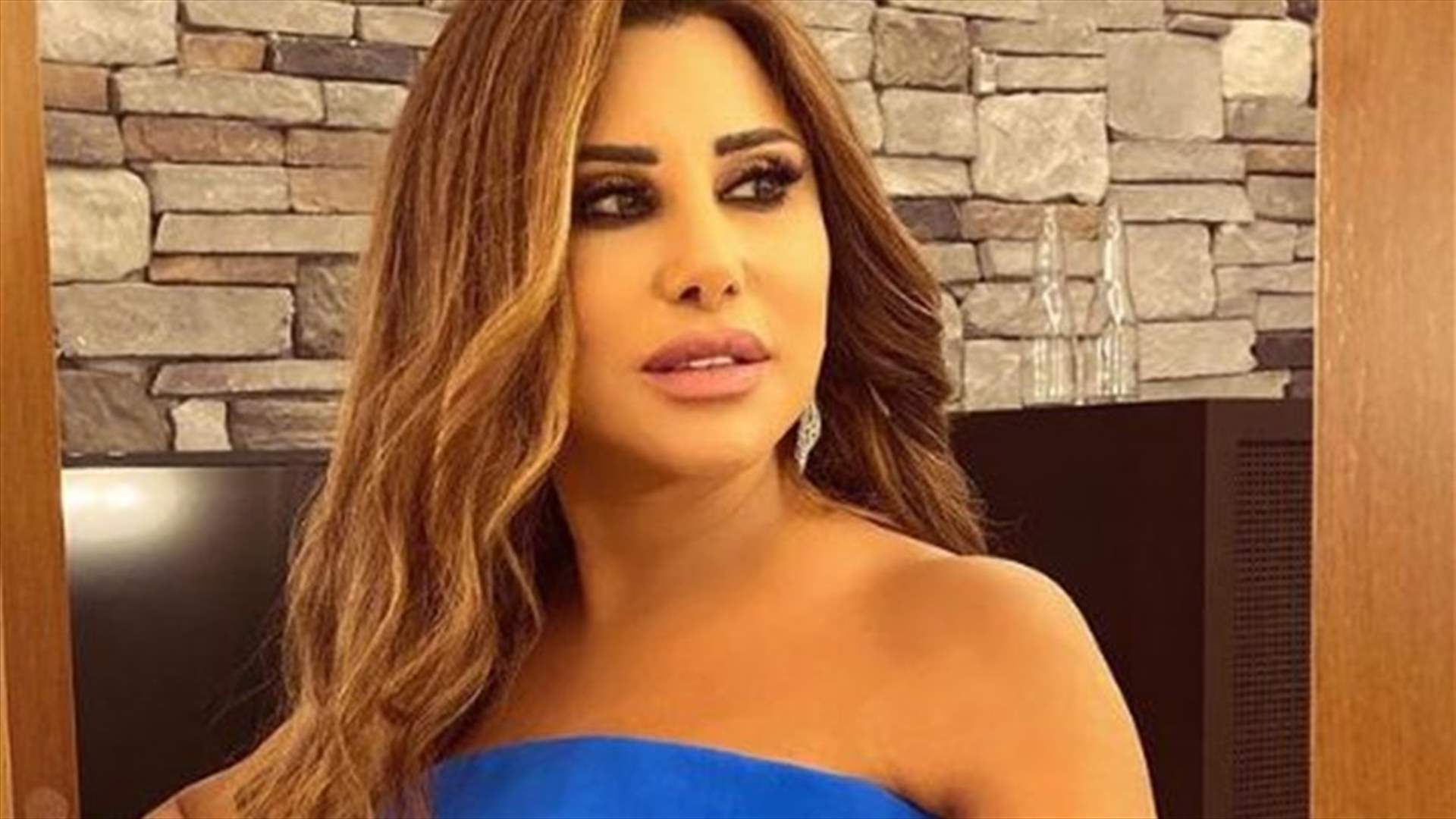 نانسي عجرم جلست إلى جانب نجوى كرم في الطائرة... "رحلة فرح"