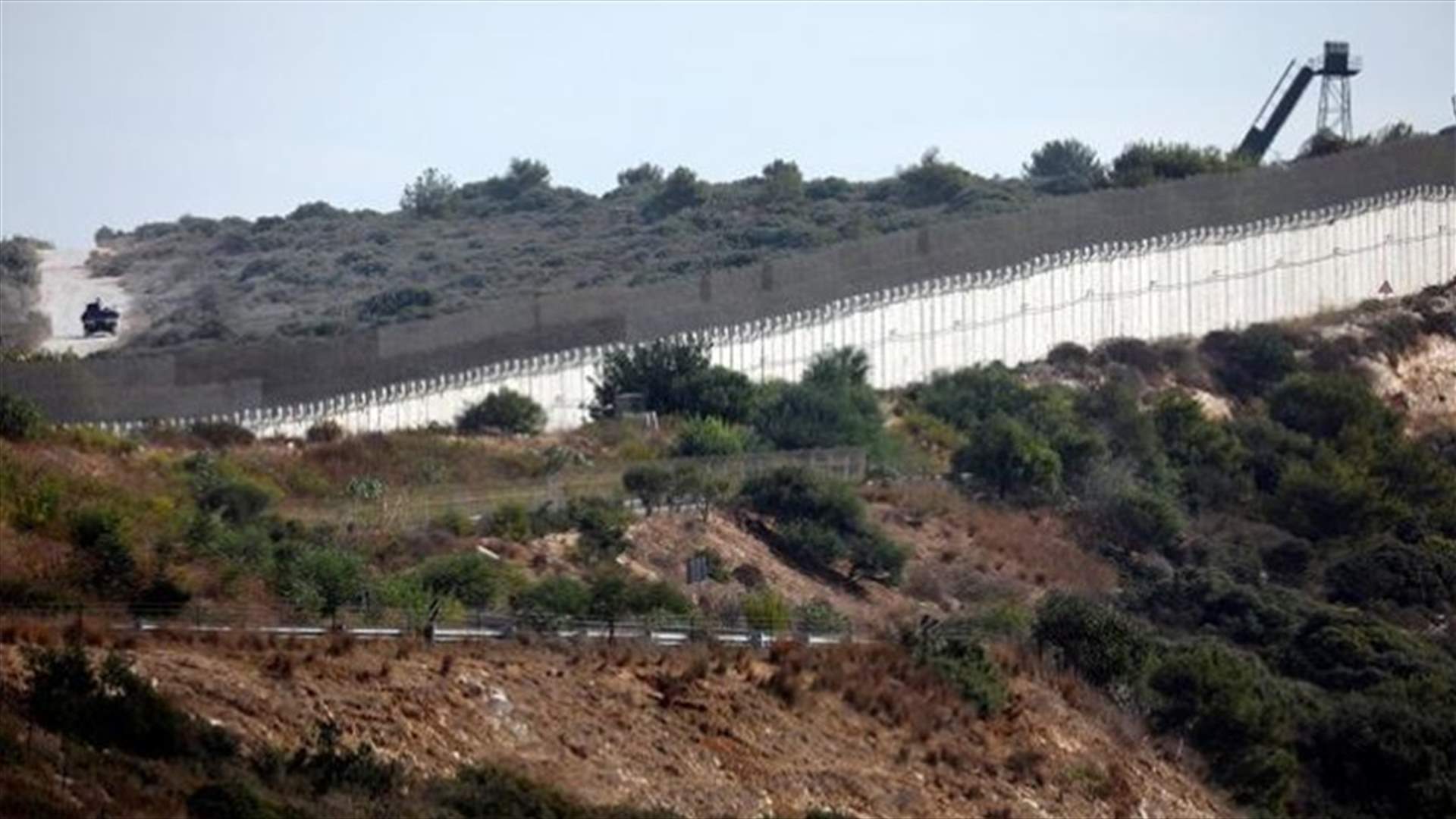 كيس اسود استنفر عناصر من قوات الجيش الاسرائيلي شمالي مستعمرة مسكفعام