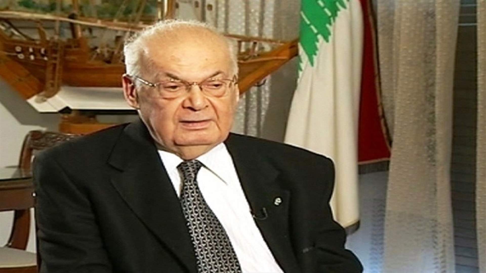مستشار الحص ينفي ما يثار في شأن صحته: هو في صحة جيدة