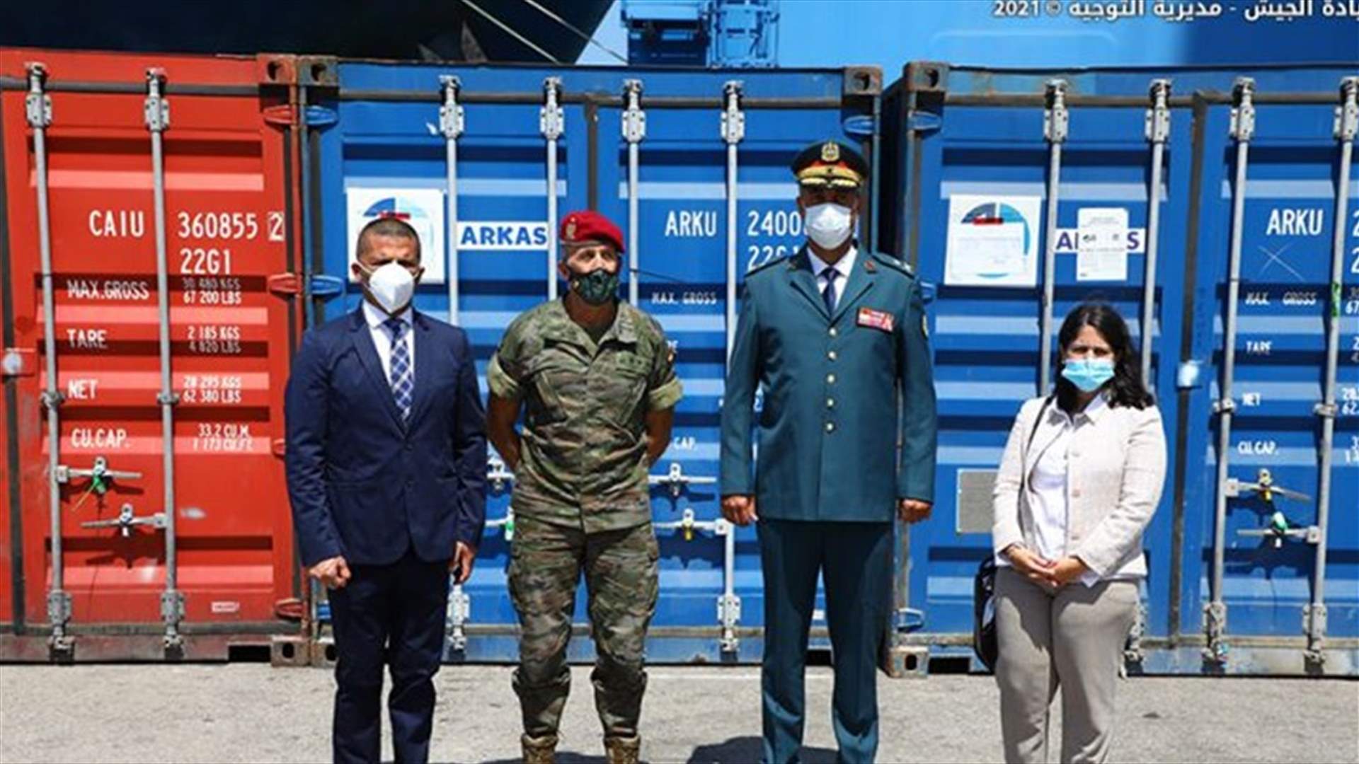 الجيش تسلم موادا طبية وغذائية مقدّمة من مملكة إسبانيا (صور)