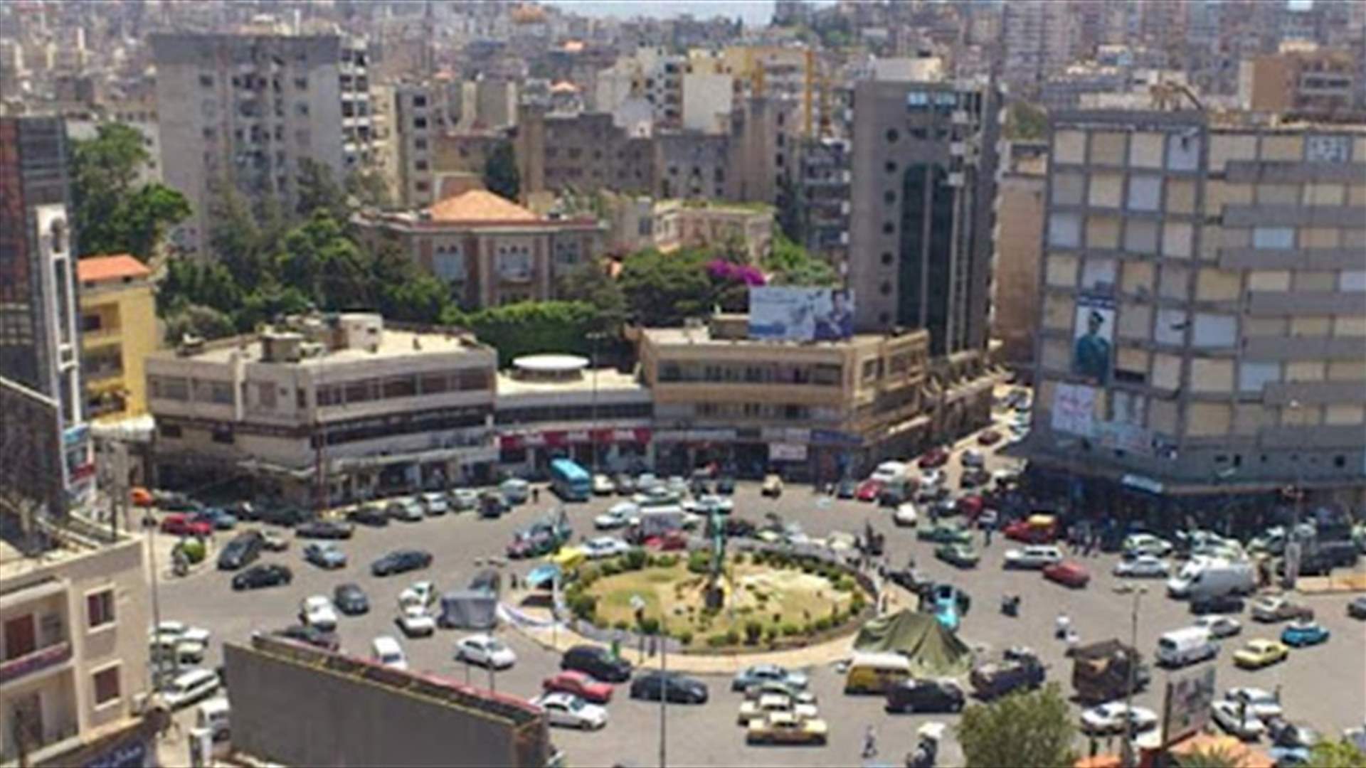 نازحة سورية تحرق نفسها أمام مركز الامم المتحدة في طرابلس ...