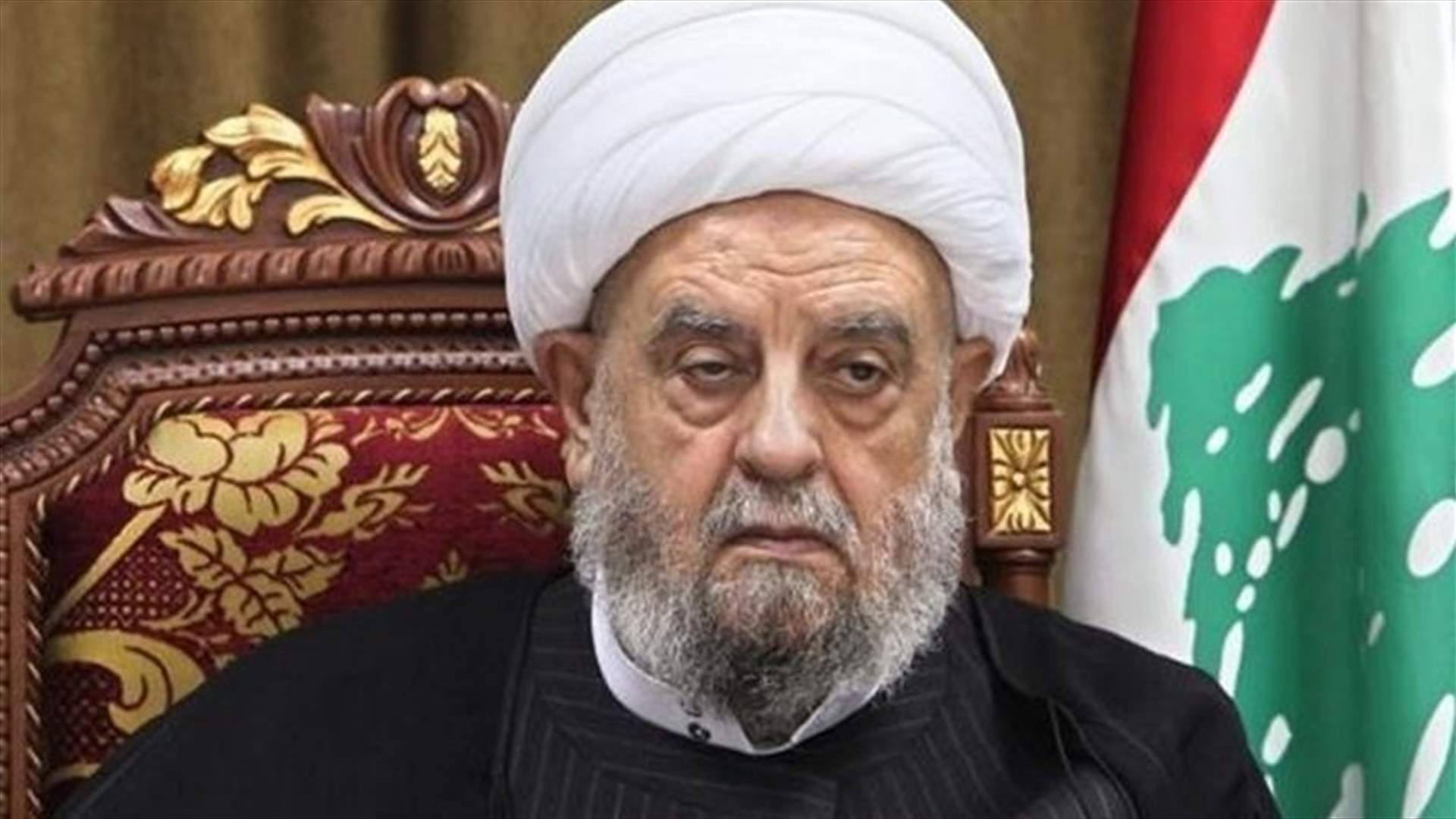 نقل جثمان الشيخ الراحل عبد الأمير قبلان إلى مقر المجلس الإسلامي الشيعي الأعلى