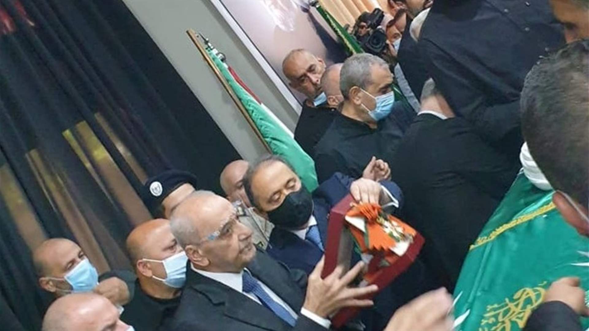 بري قلد قبلان الوشاح الاكبر باسم رئيس الجمهورية