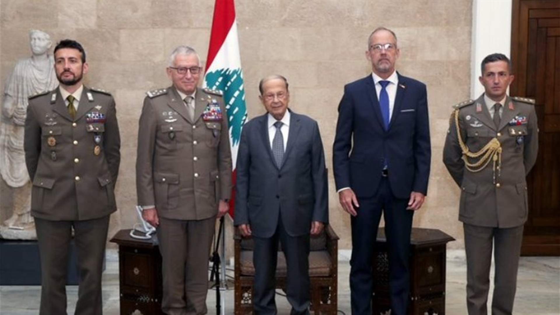 عون إلتقى رئيس اللجنة العسكرية للإتحاد الأوروبي على رأس وفد عسكري
