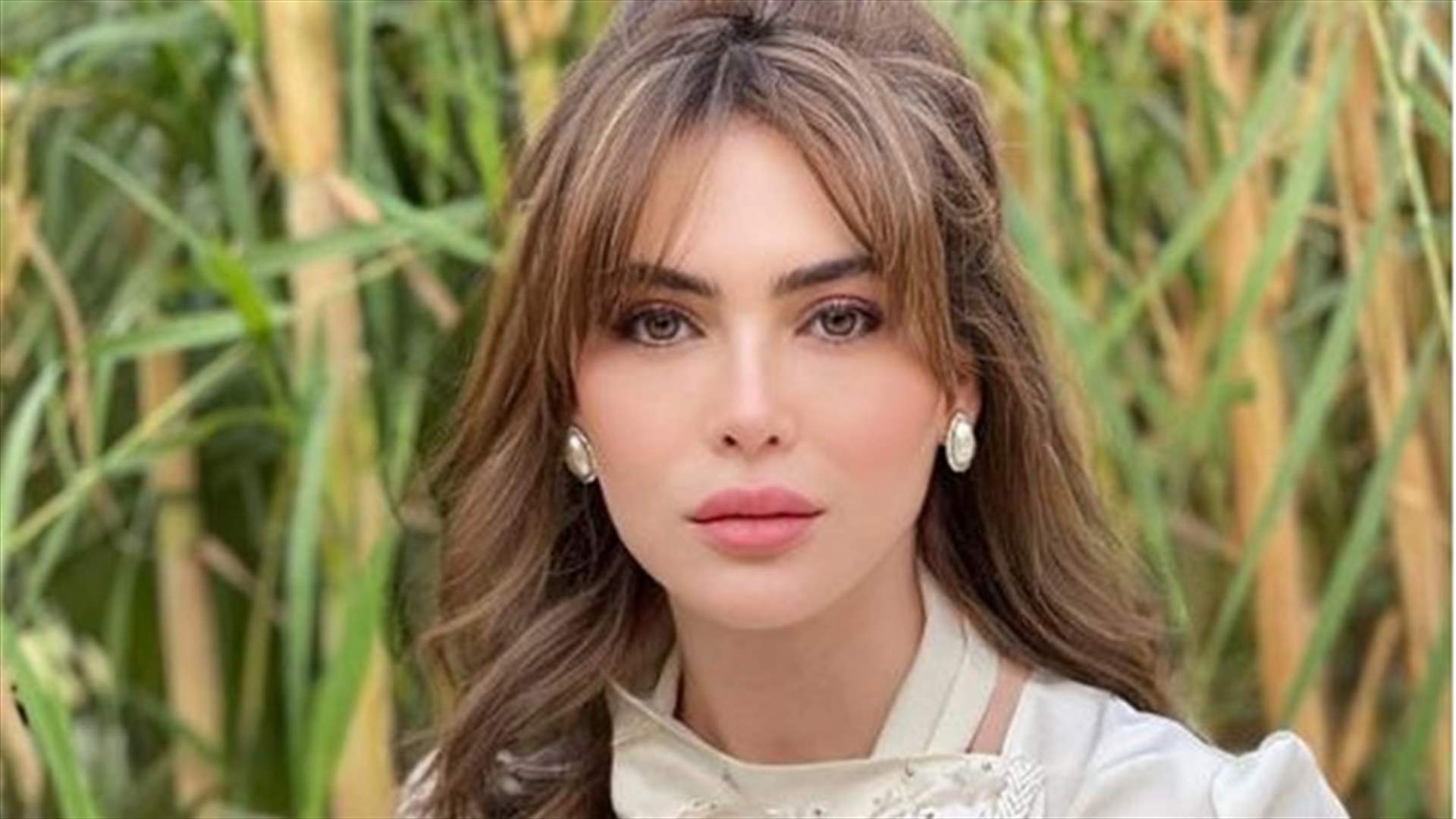 ستيفاني صليبا تضع المنديل على رأسها... إطلالتان مميّزتان من السعودية (صور)