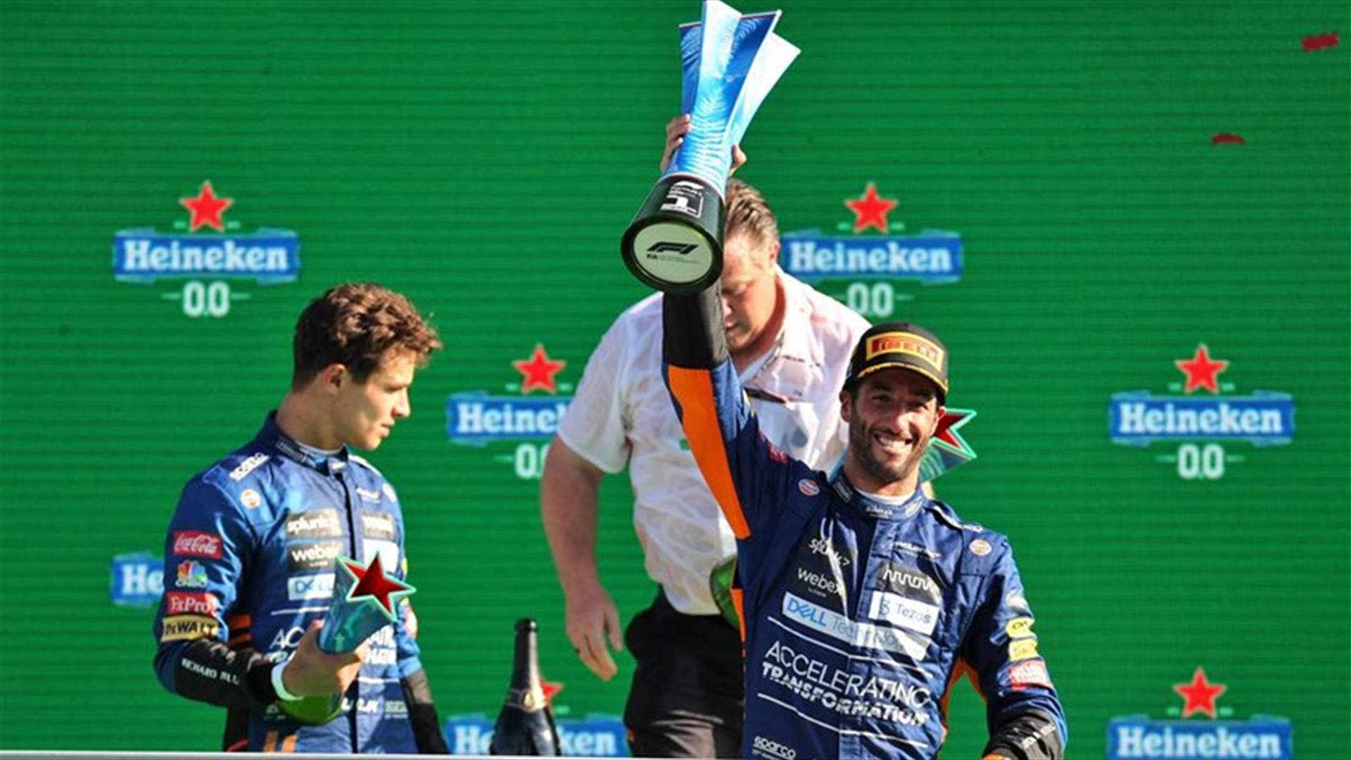 دانيال ريكاردو يفوز في سباق مونزا وثنائية رائعة لفريق مكلارين